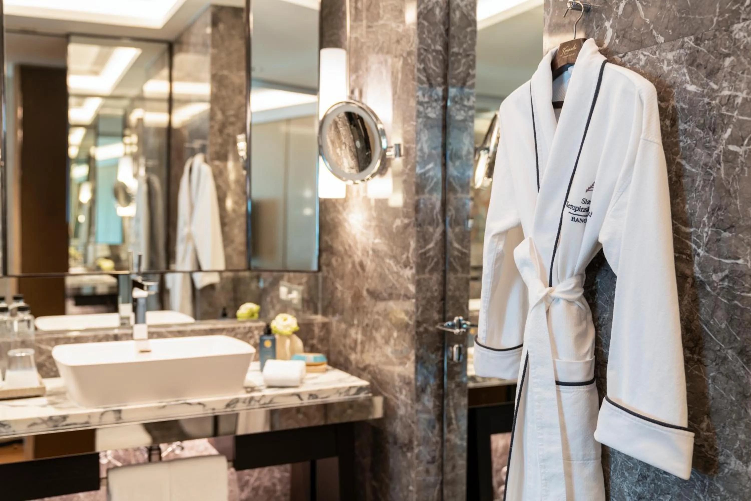 Shower in Siam Kempinski Hotel Bangkok