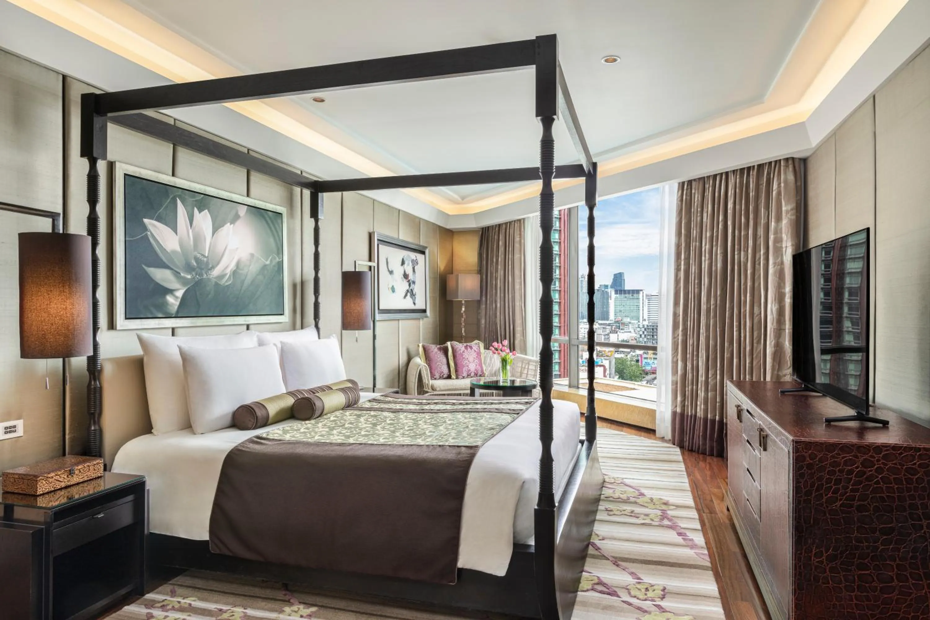 Bed in Siam Kempinski Hotel Bangkok