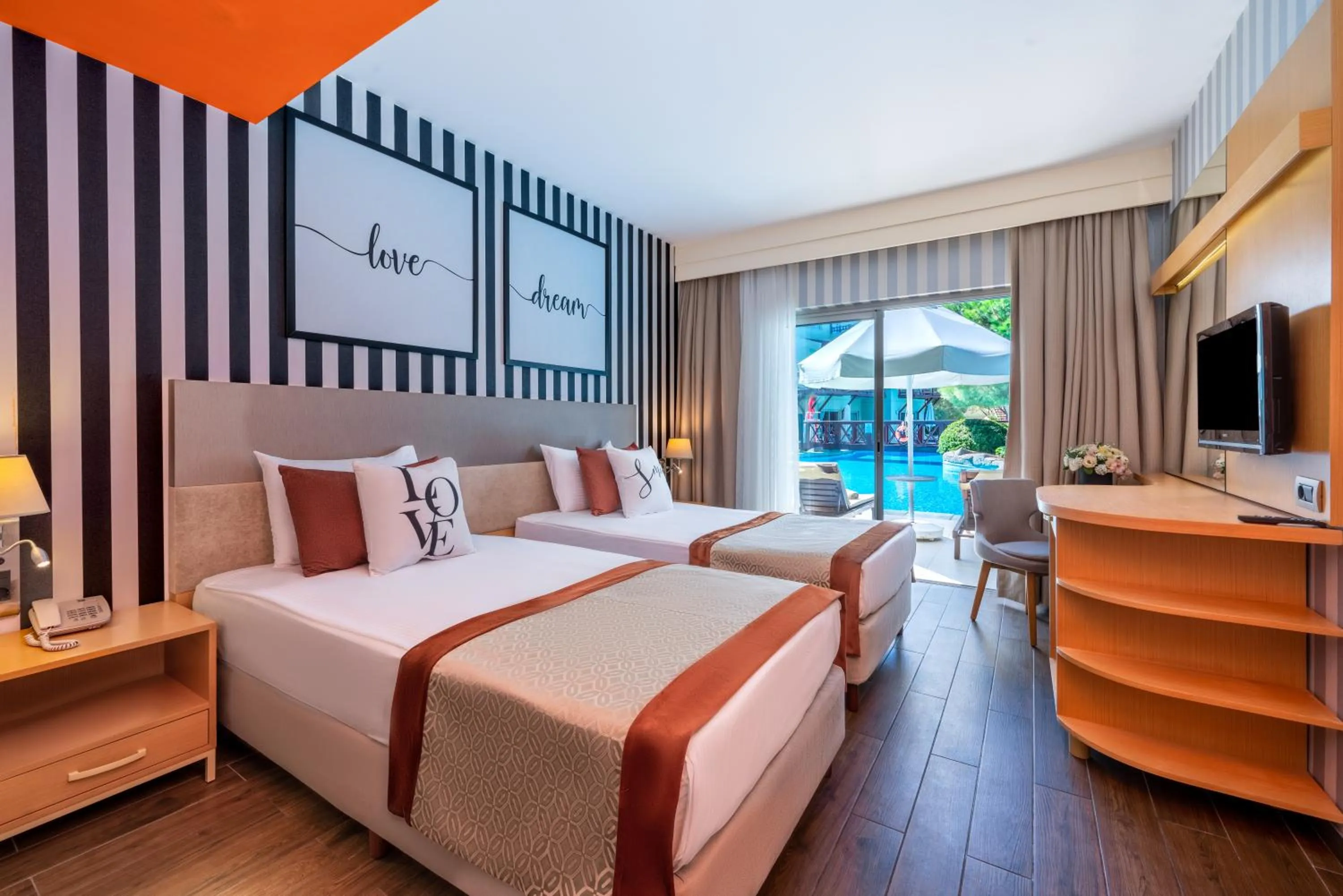 Bedroom, Bed in Selectum Family Resort Side