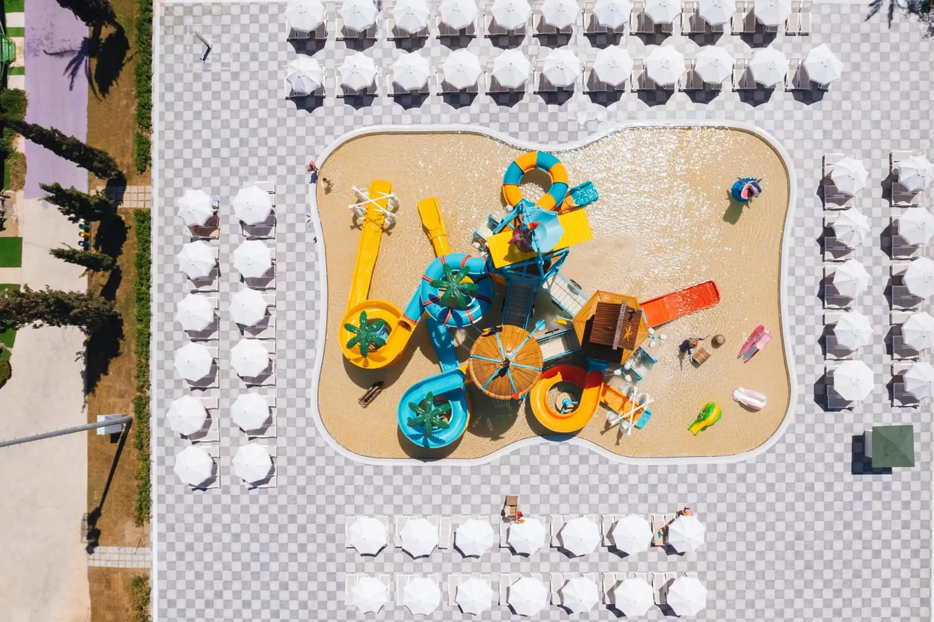 Swimming pool in Selectum Family Resort Side Swimming pool in Selectum Family Resort Side