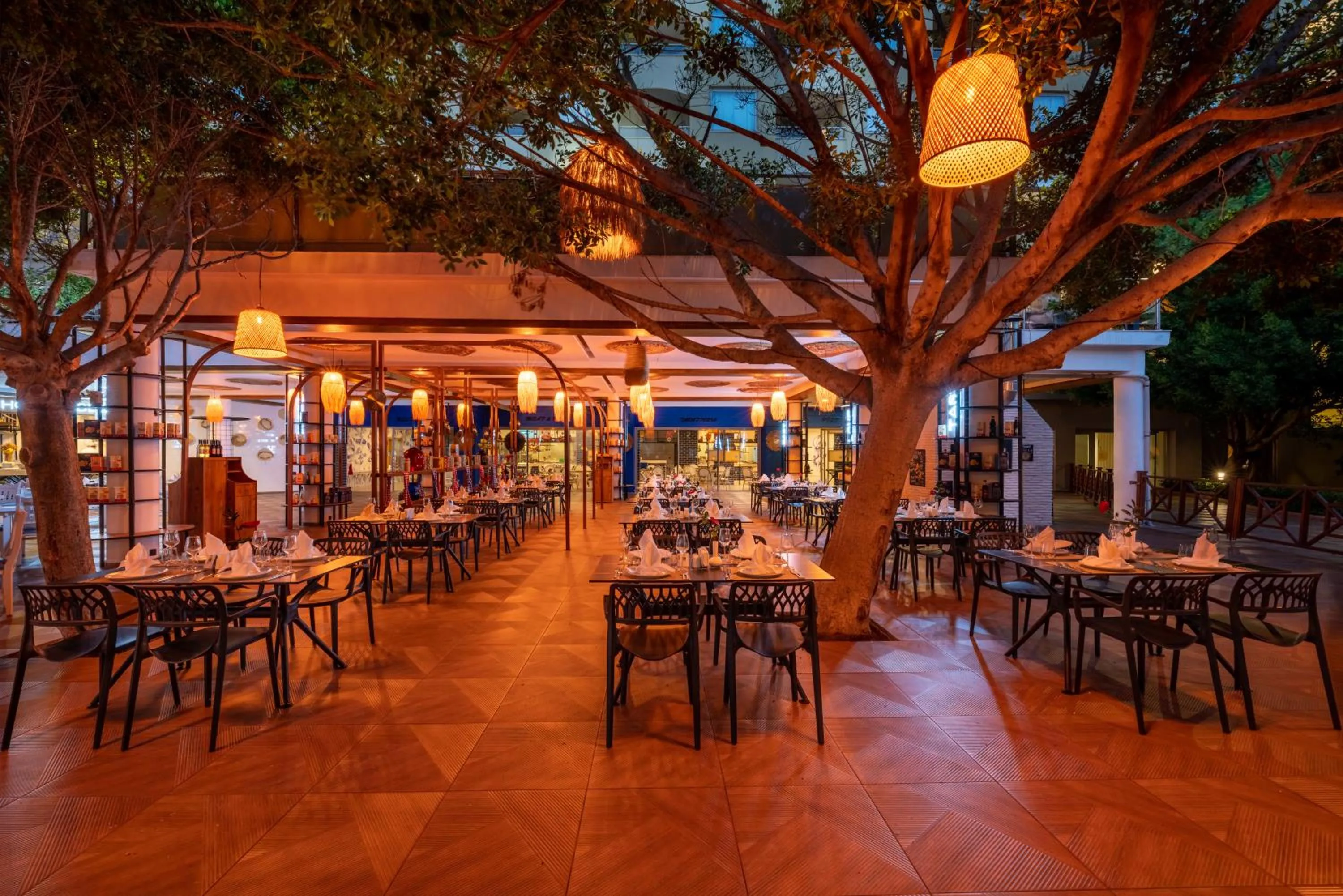 Restaurant/places to eat in Selectum Family Resort Side