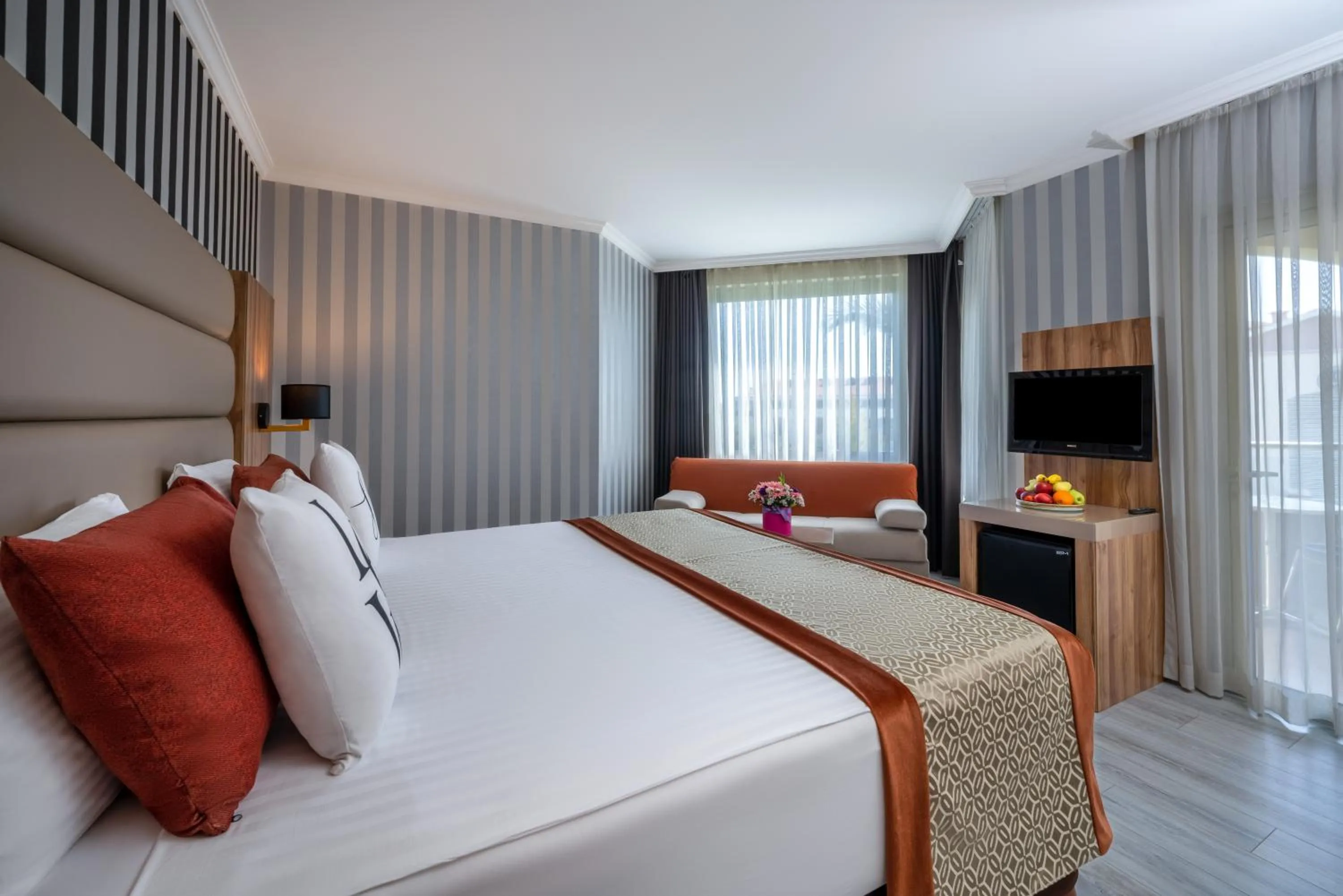 Property building, Bed in Selectum Family Resort Side