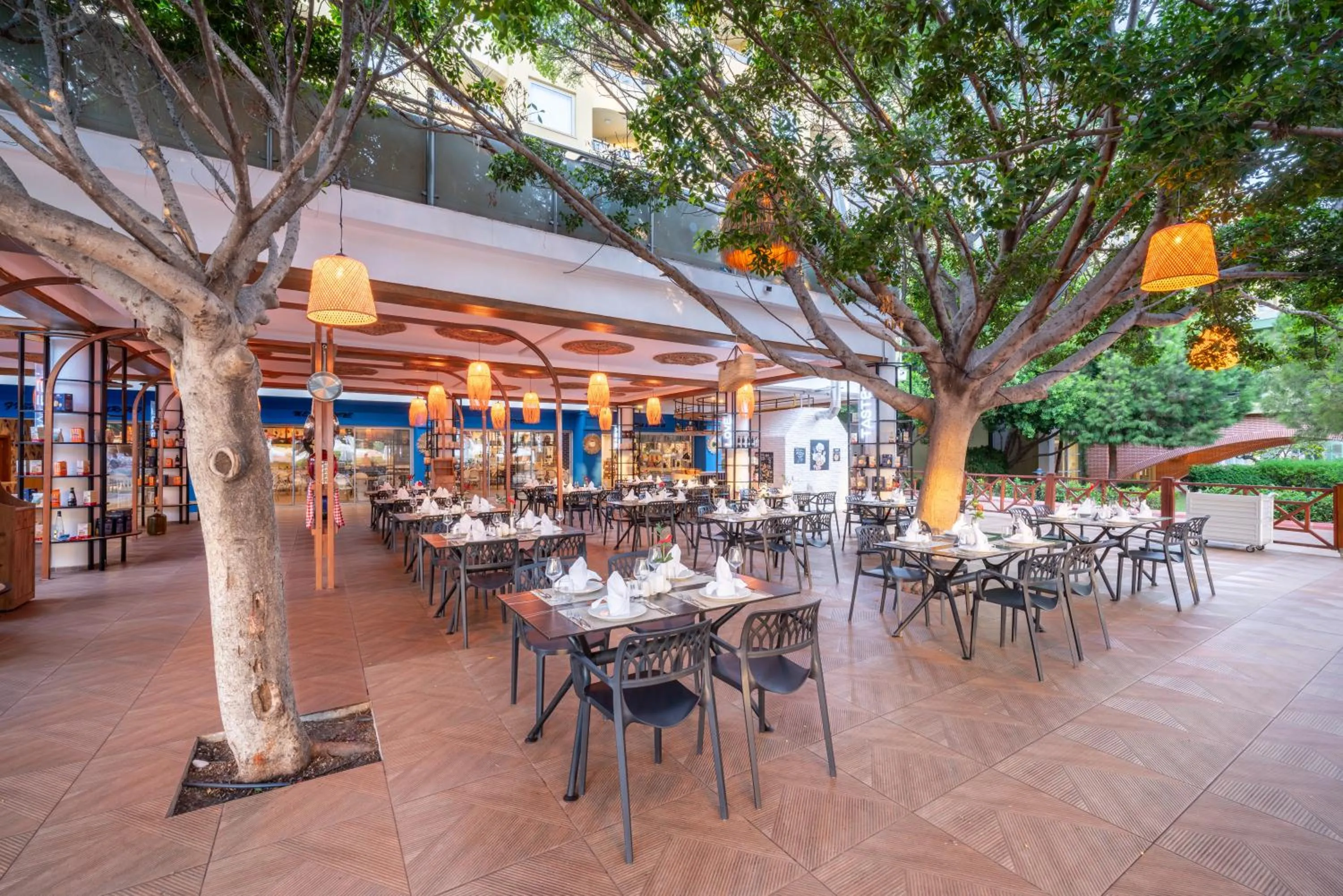 Restaurant/places to eat in Selectum Family Resort Side