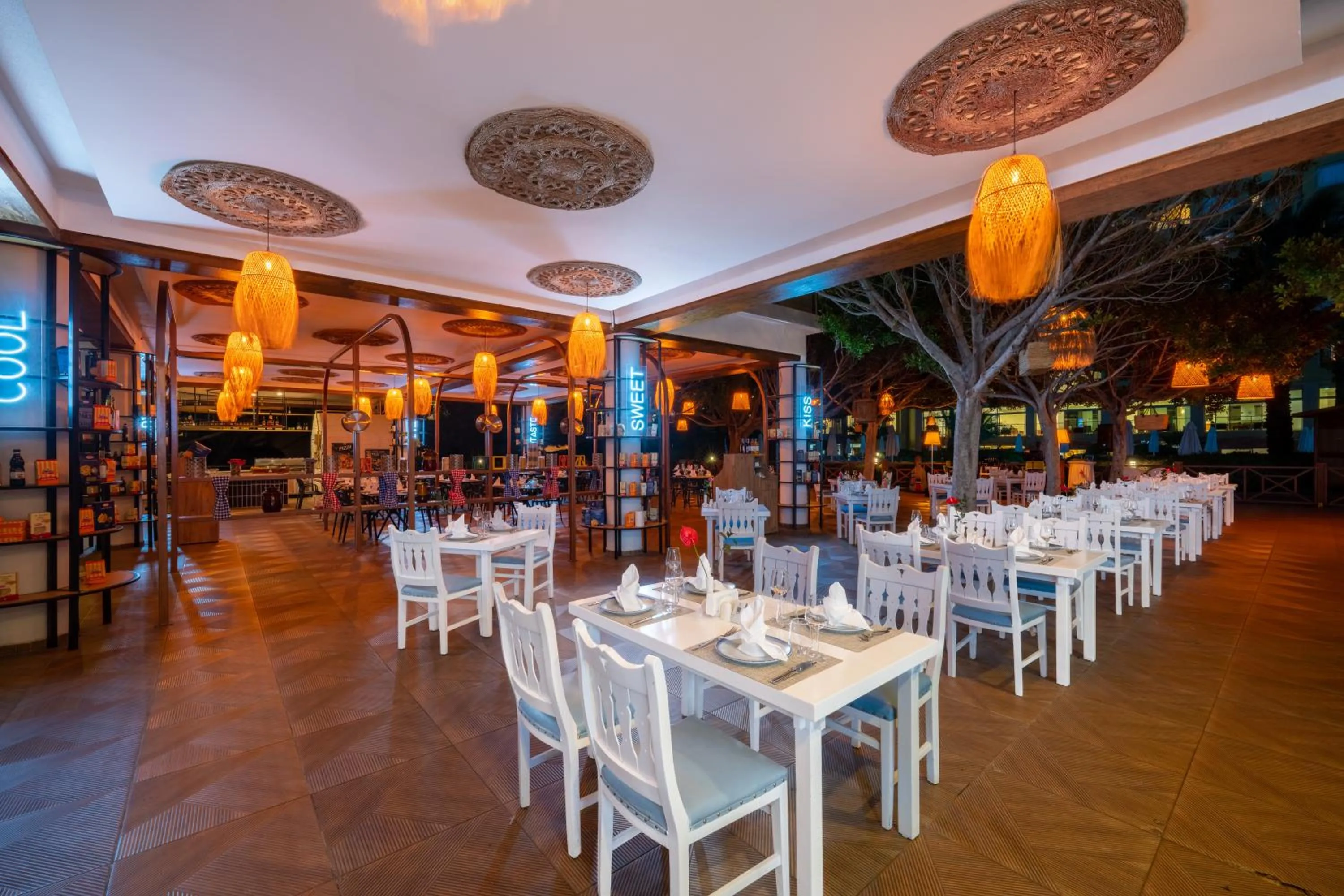 Restaurant/places to eat in Selectum Family Resort Side