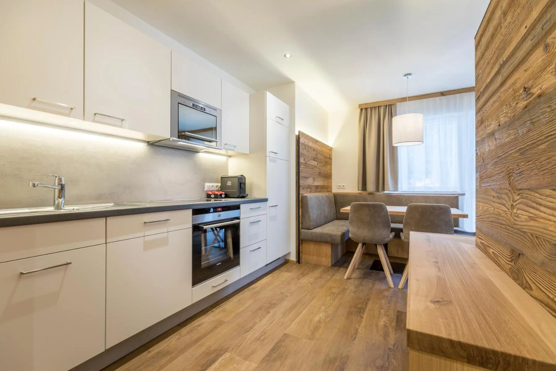 Kitchen or kitchenette in OFENTÜRL alpine living