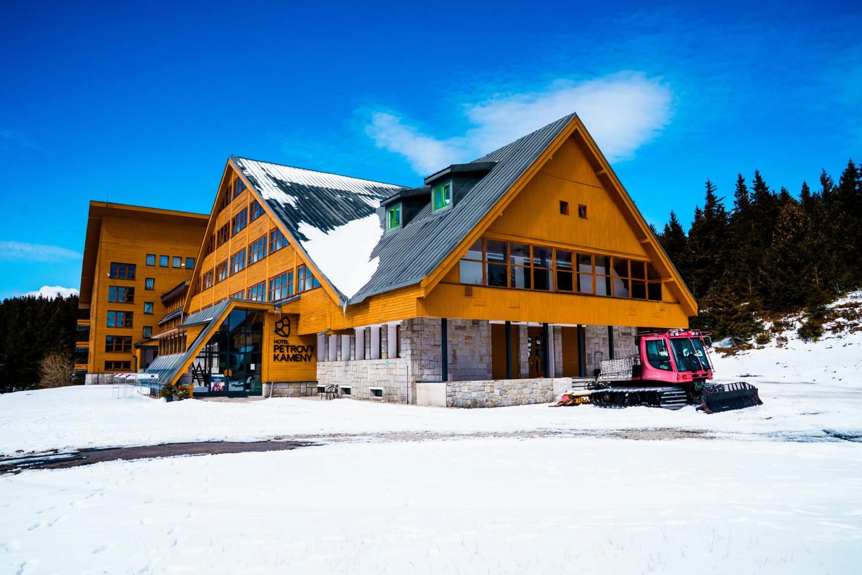 Property building in Hotel Petrovy kameny