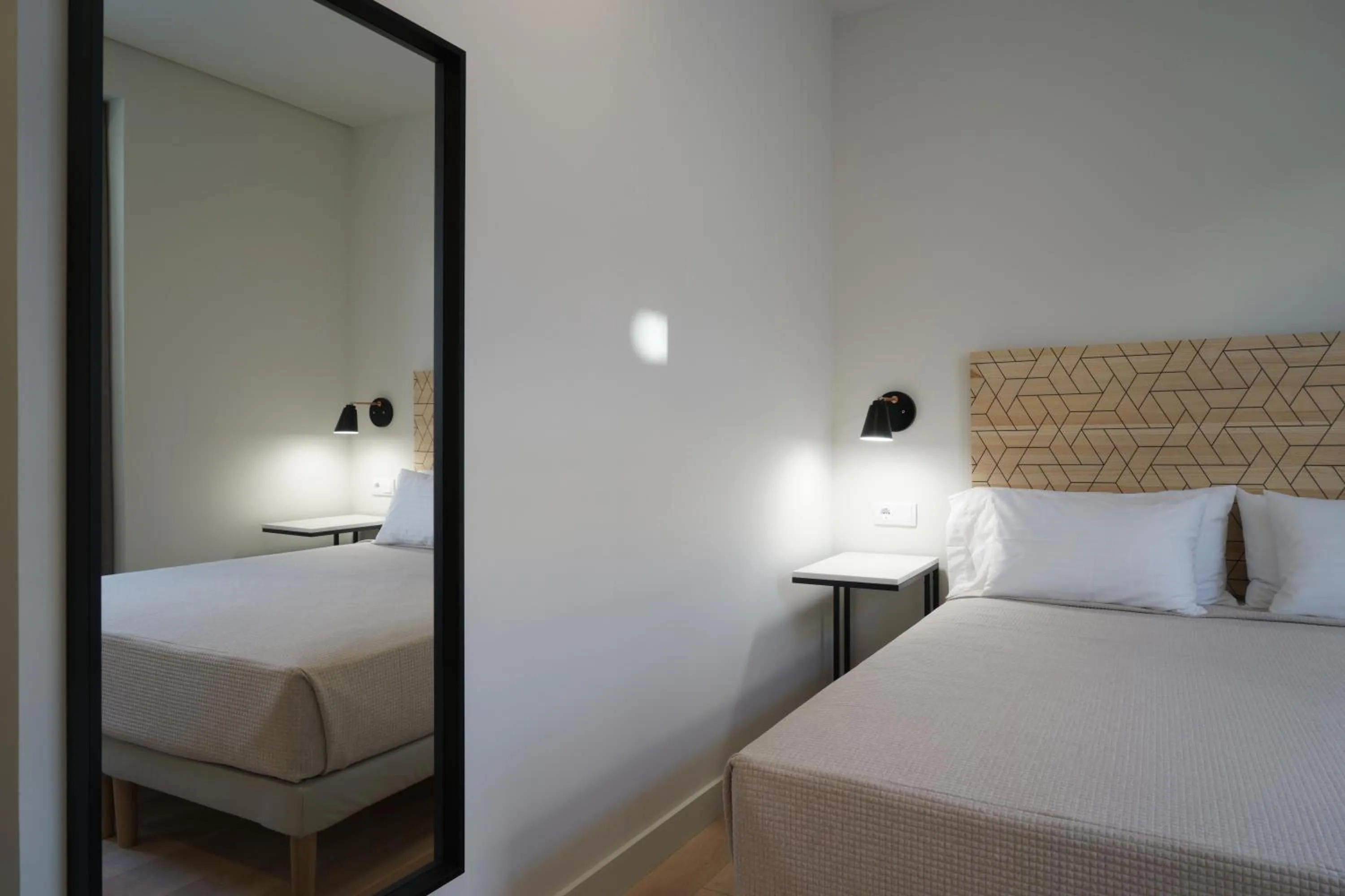 Toilet, Bed in MD Design Hotel - Portal del Real