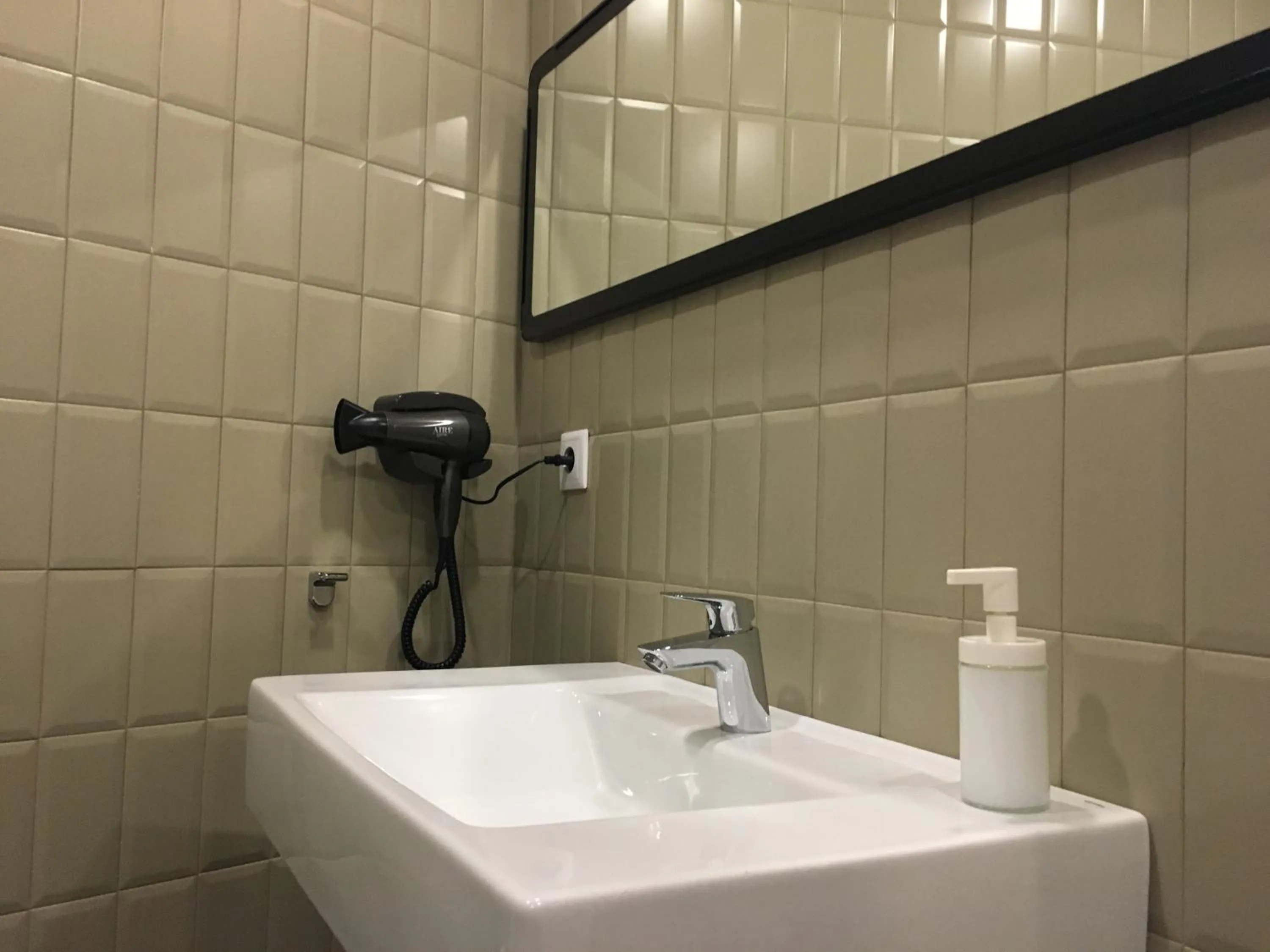 Shower in MD Design Hotel - Portal del Real