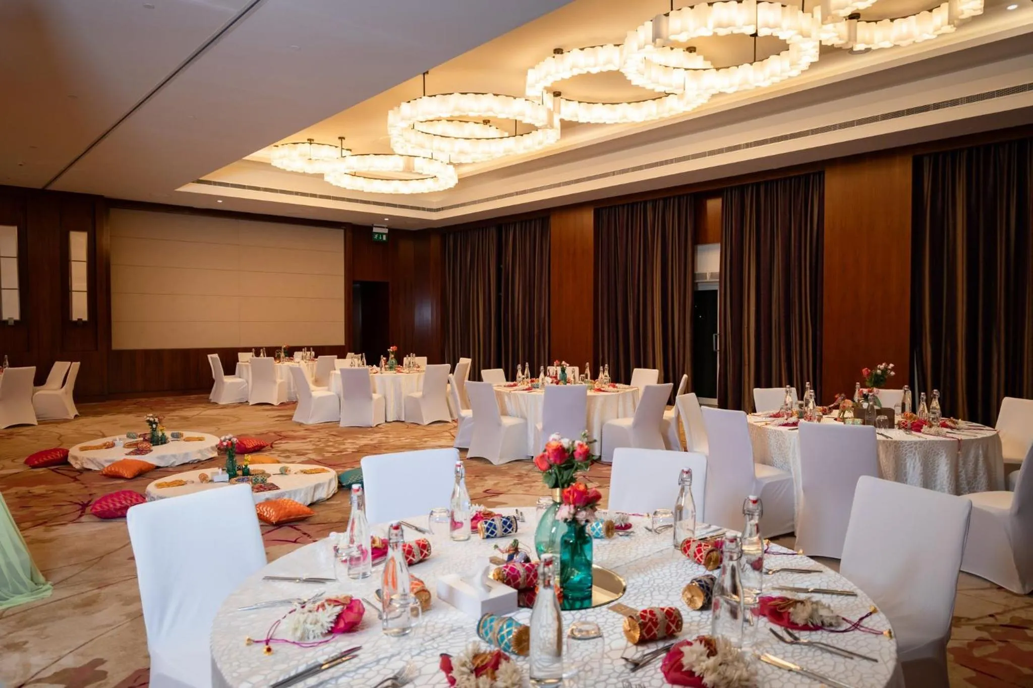 Meeting/conference room in Crowne Plaza Muscat OCEC by IHG