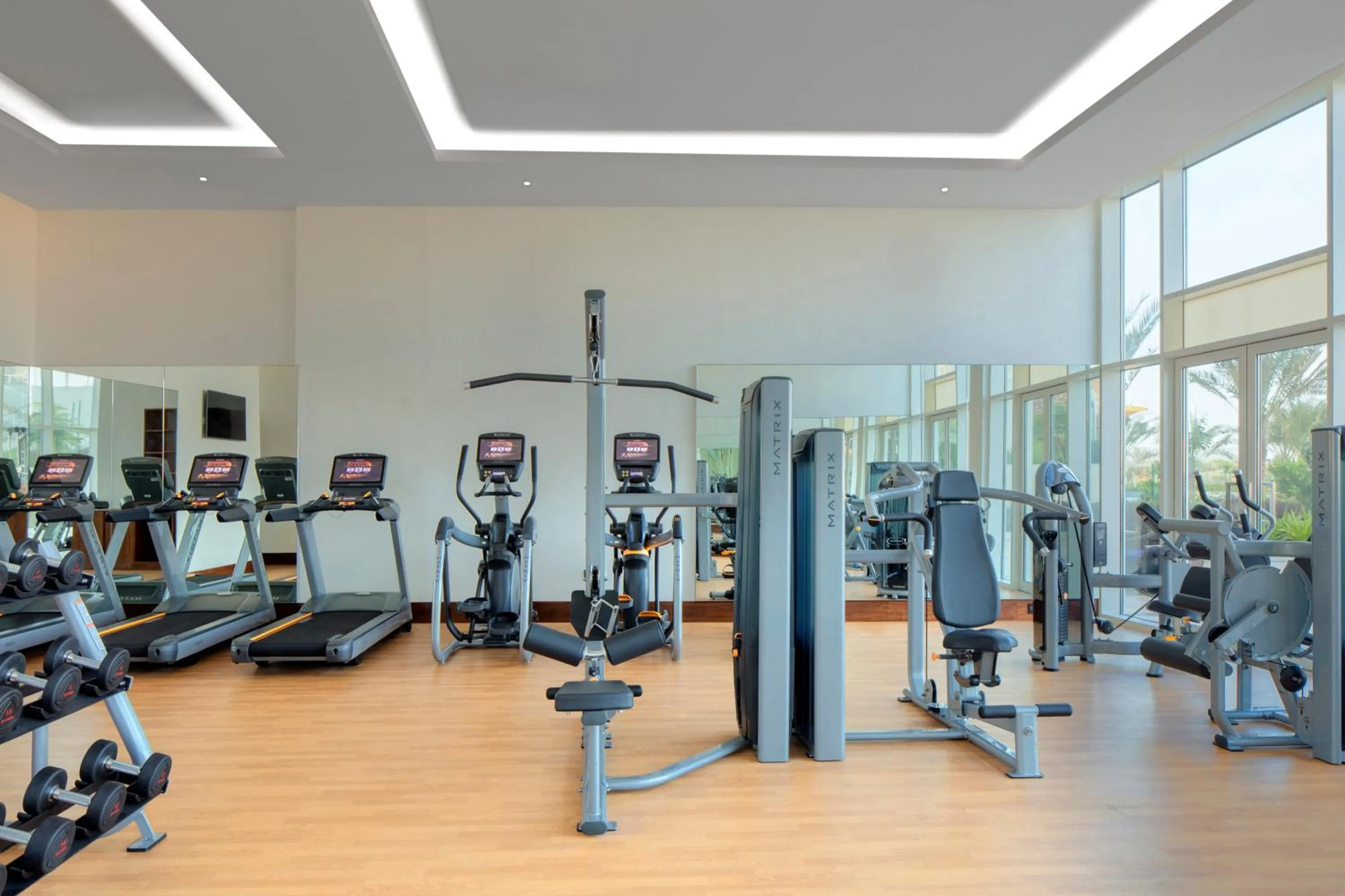 Fitness centre/facilities in Crowne Plaza Muscat OCEC by IHG