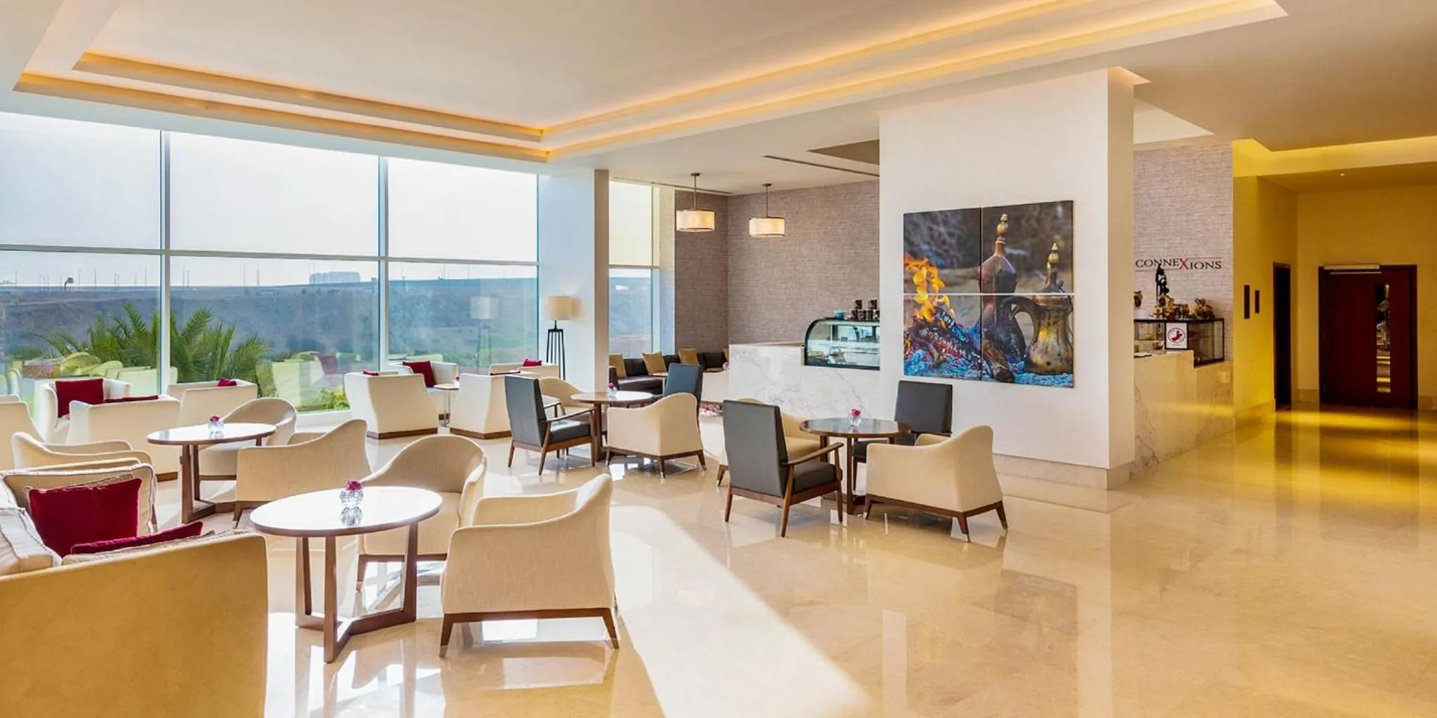 Restaurant/places to eat in Crowne Plaza Muscat OCEC by IHG