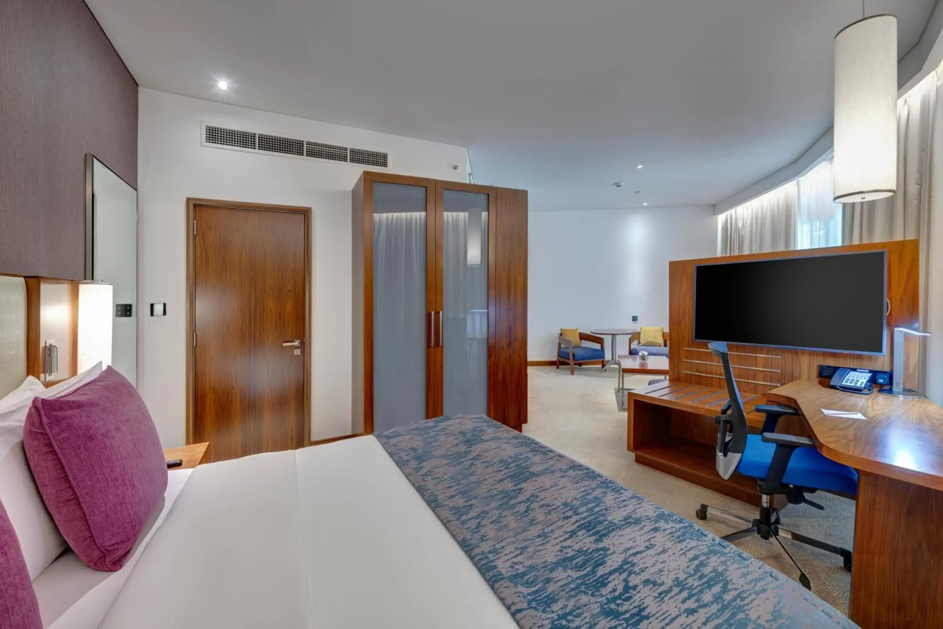 Bedroom, Bed in Crowne Plaza Muscat OCEC by IHG Bedroom, Bed in Crowne Plaza Muscat OCEC by IHG