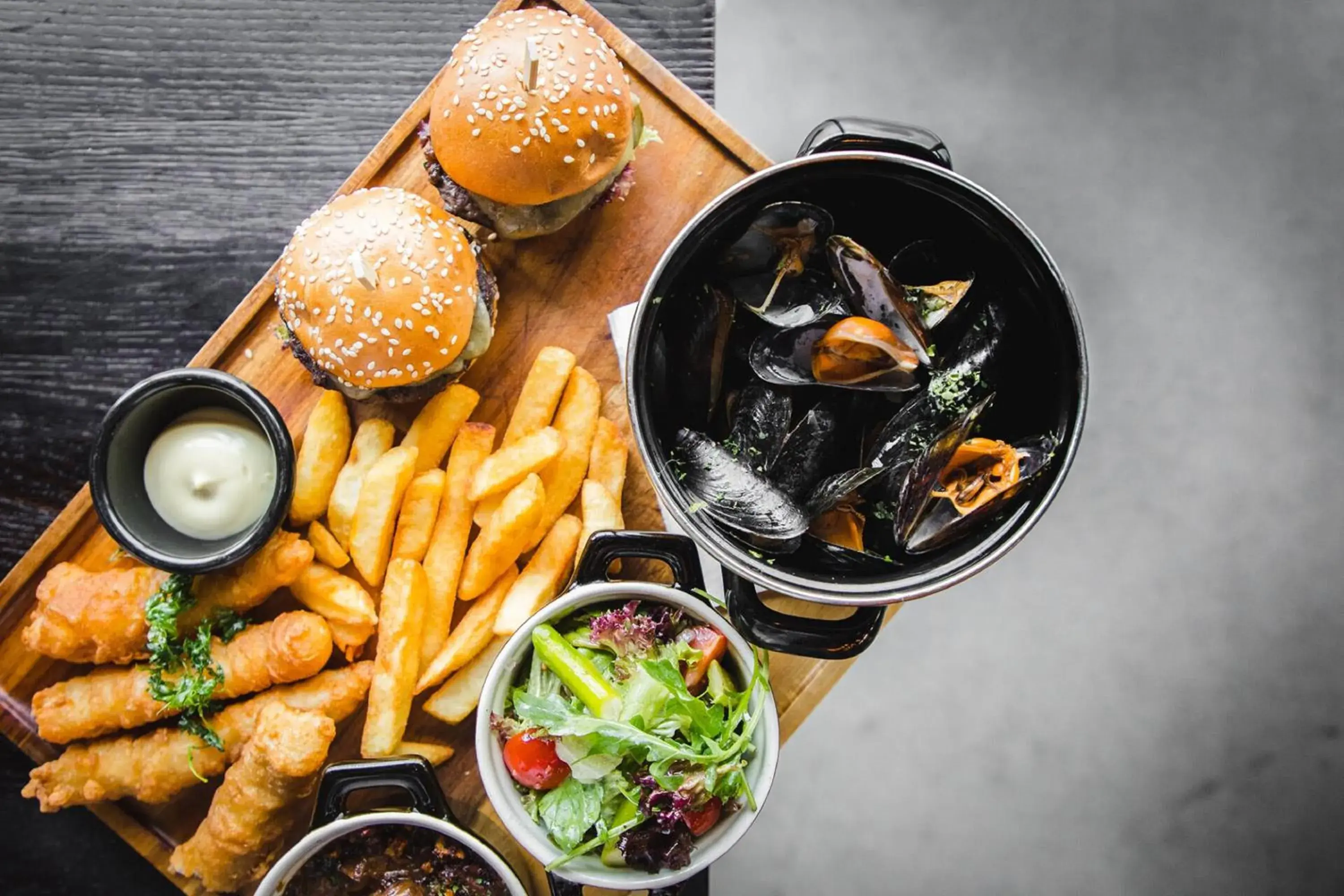 Restaurant/places to eat in Crowne Plaza Muscat OCEC by IHG Restaurant/places to eat in Crowne Plaza Muscat OCEC by IHG