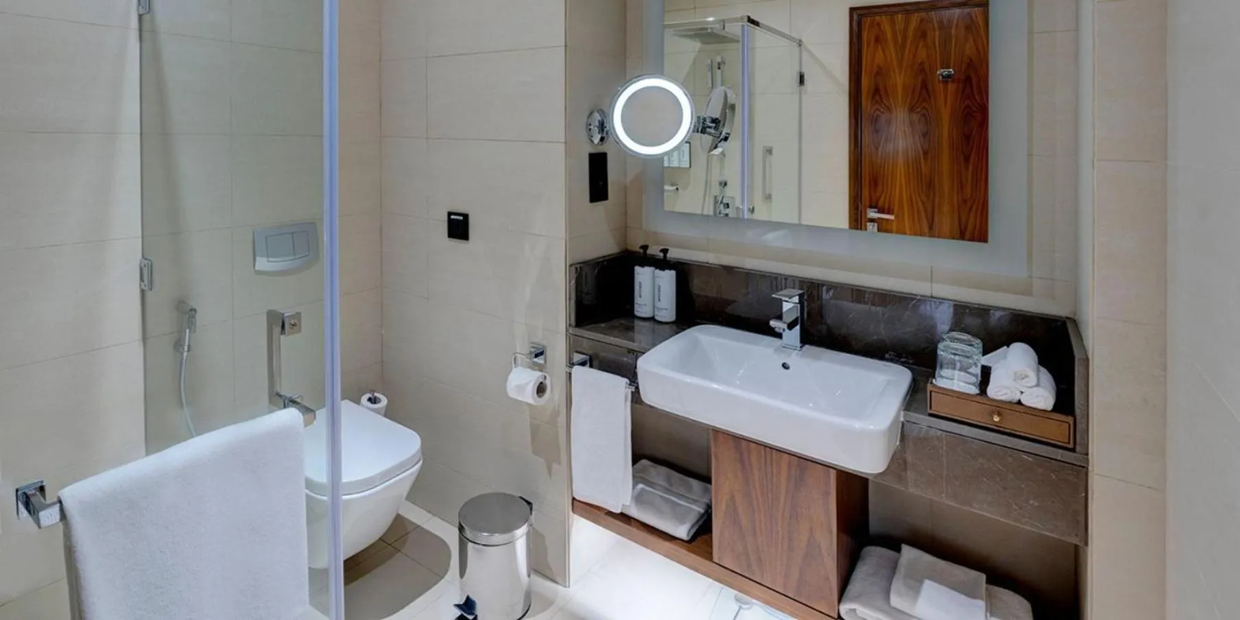 Bathroom in Crowne Plaza Muscat OCEC by IHG
