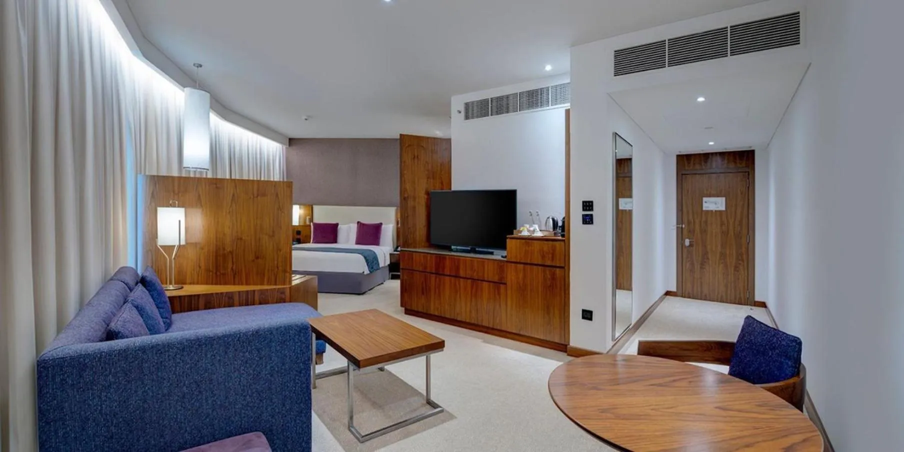 Photo of the whole room, Bed in Crowne Plaza Muscat OCEC by IHG