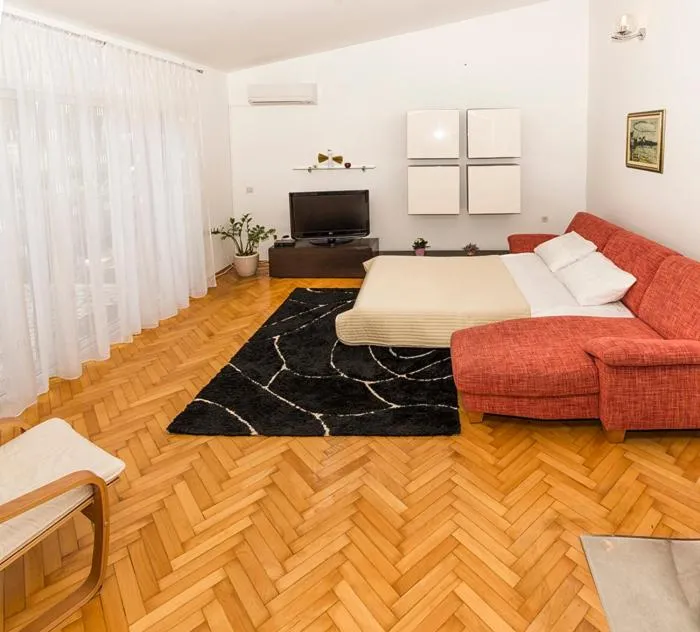 Bed in Apartments Nadija 1366