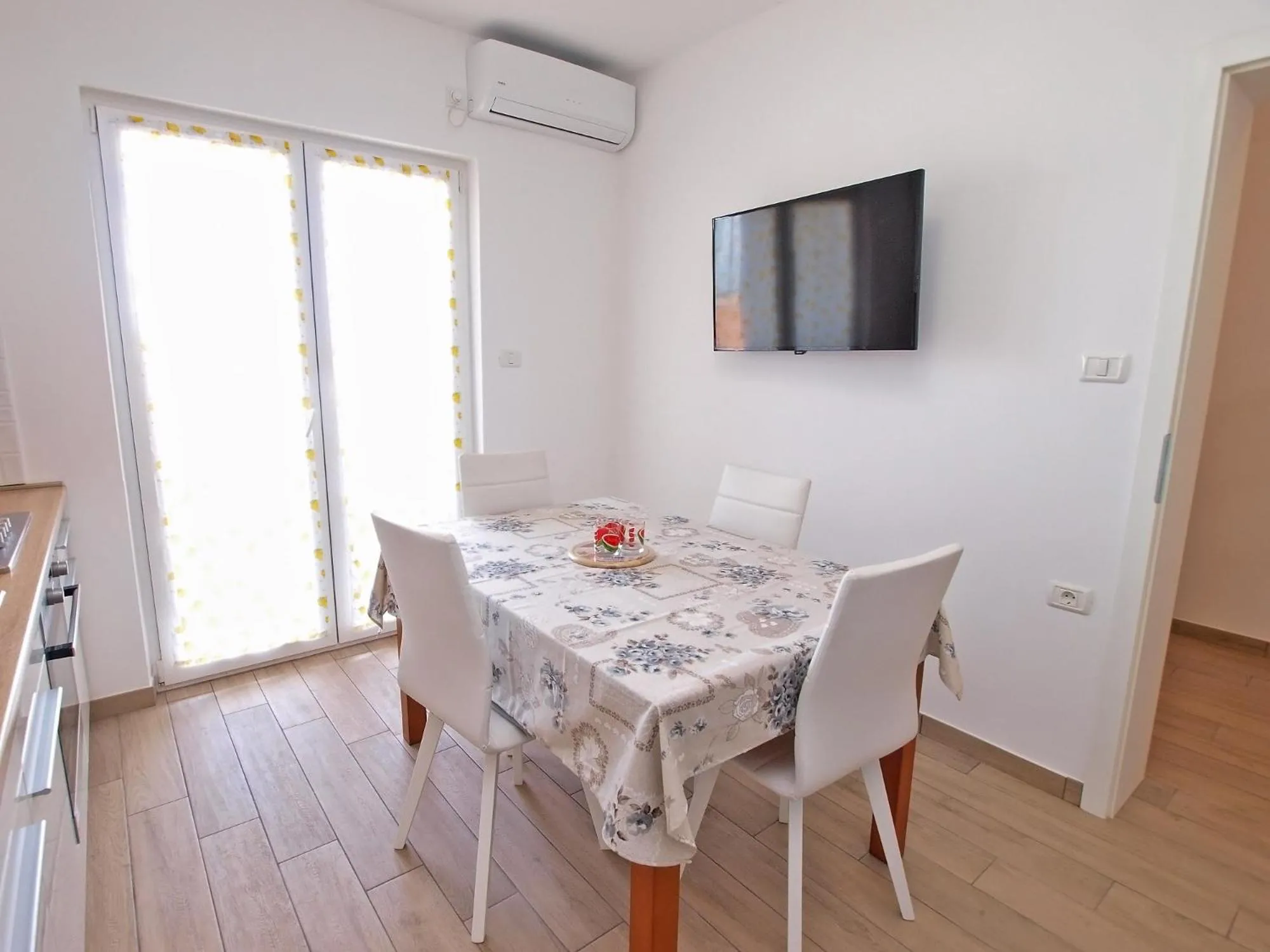Apartments Nadija 1366