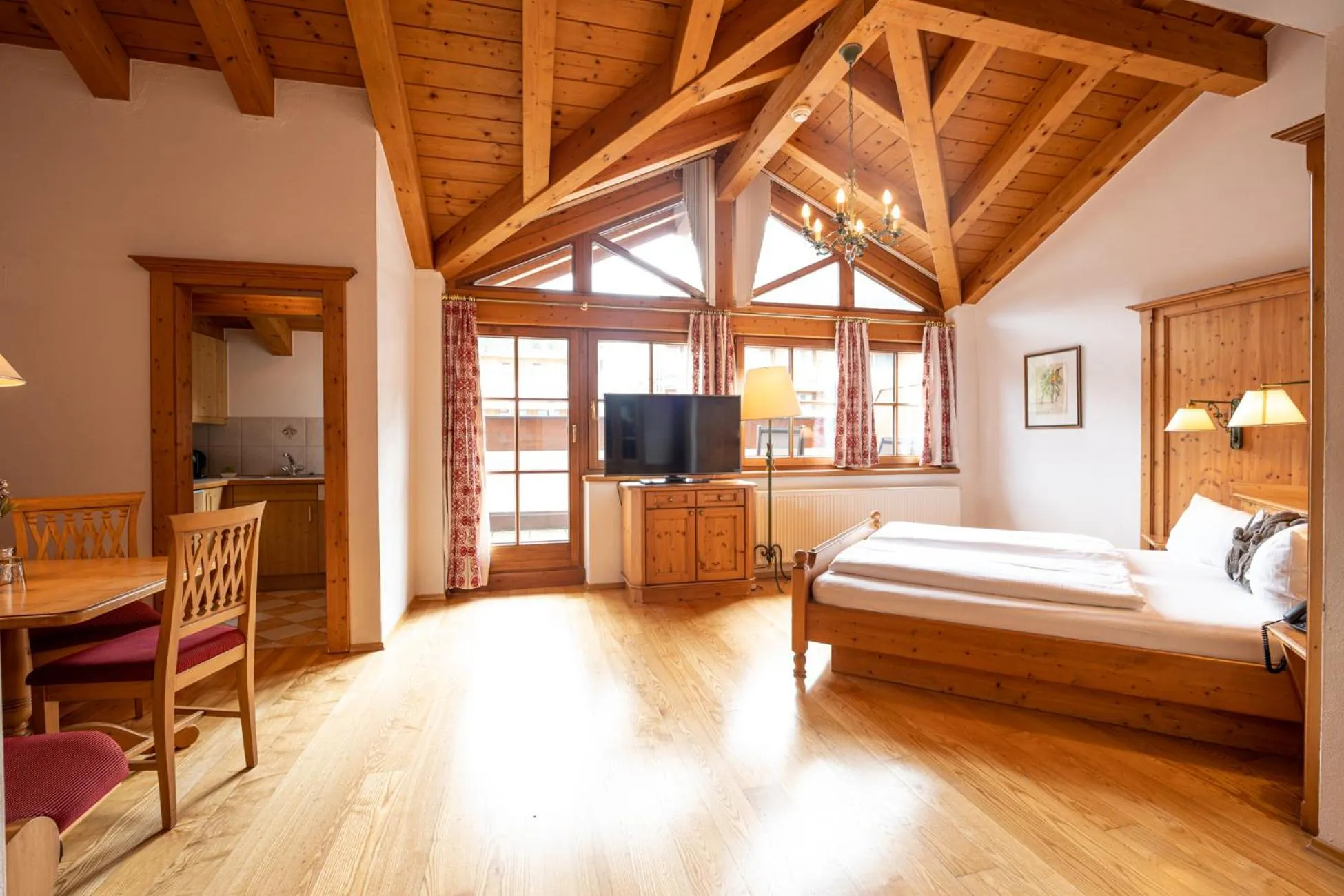 Kitchen or kitchenette, Bed in Zugspitz Resort