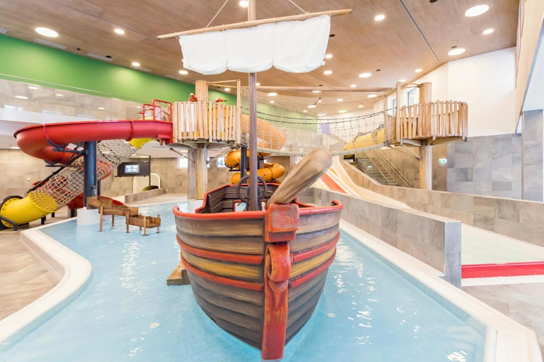 Swimming pool in Zugspitz Resort