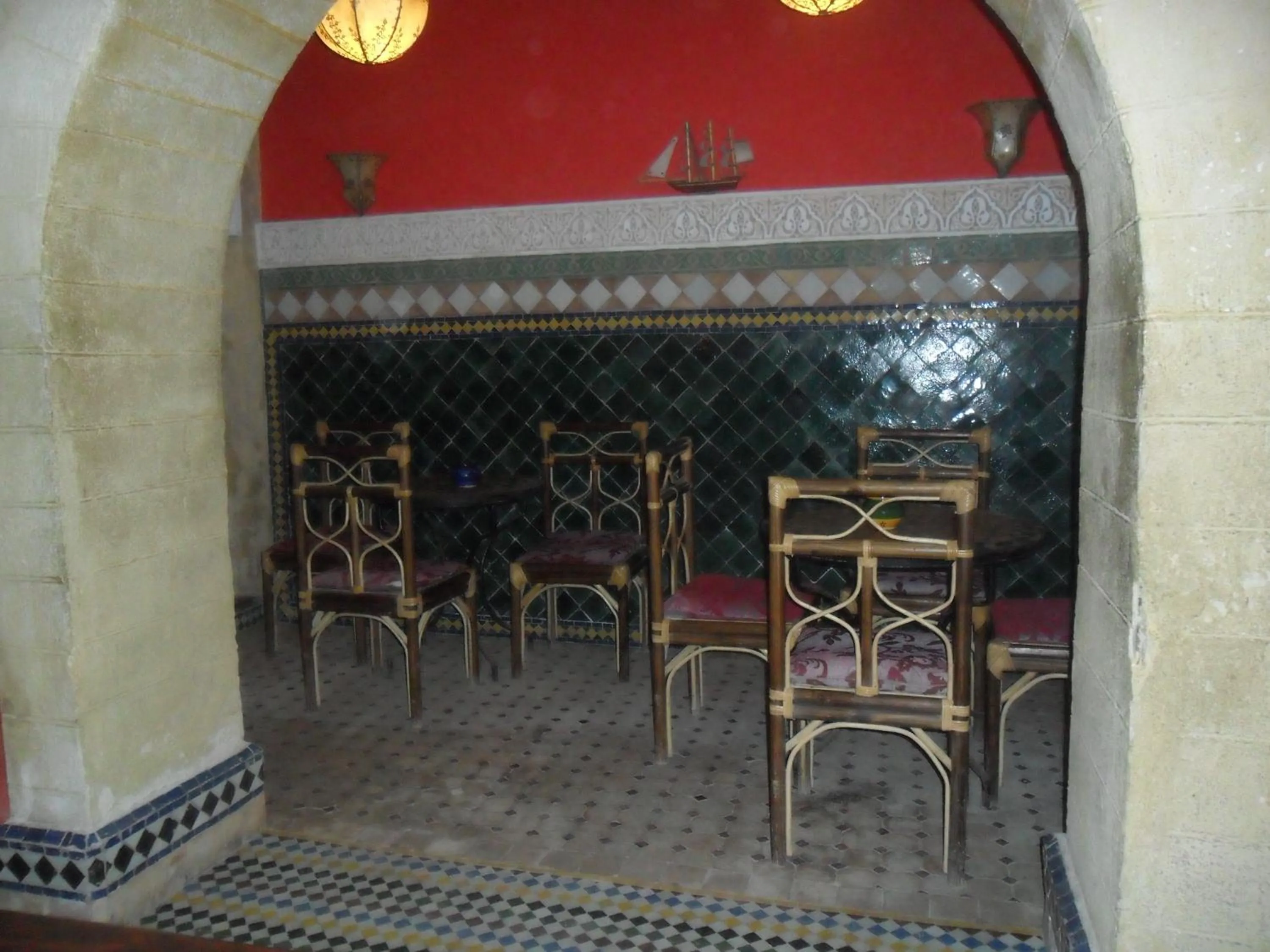 Restaurant/places to eat in Dar Ayour appartements