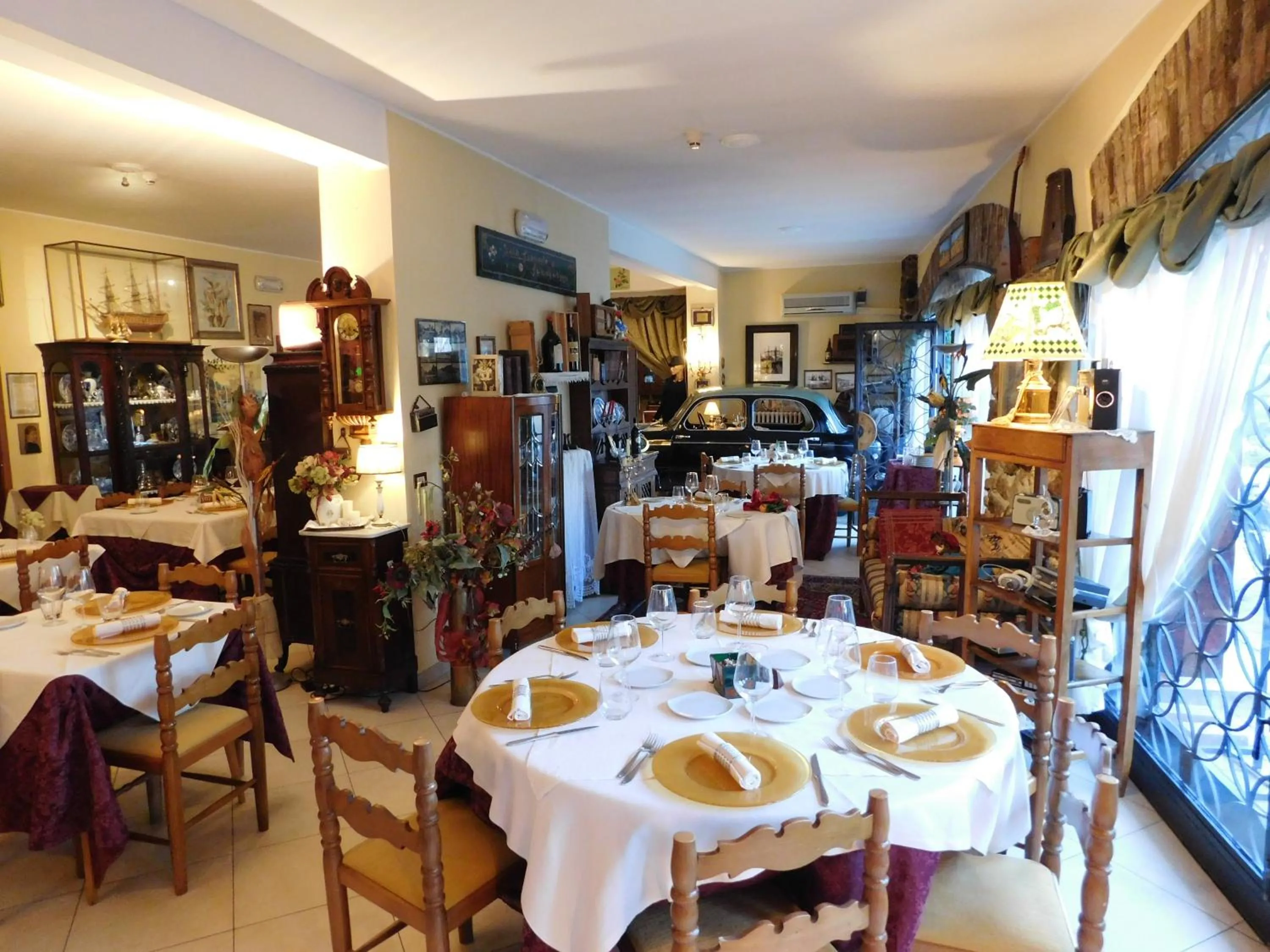 Restaurant/places to eat in Hotel Rosati