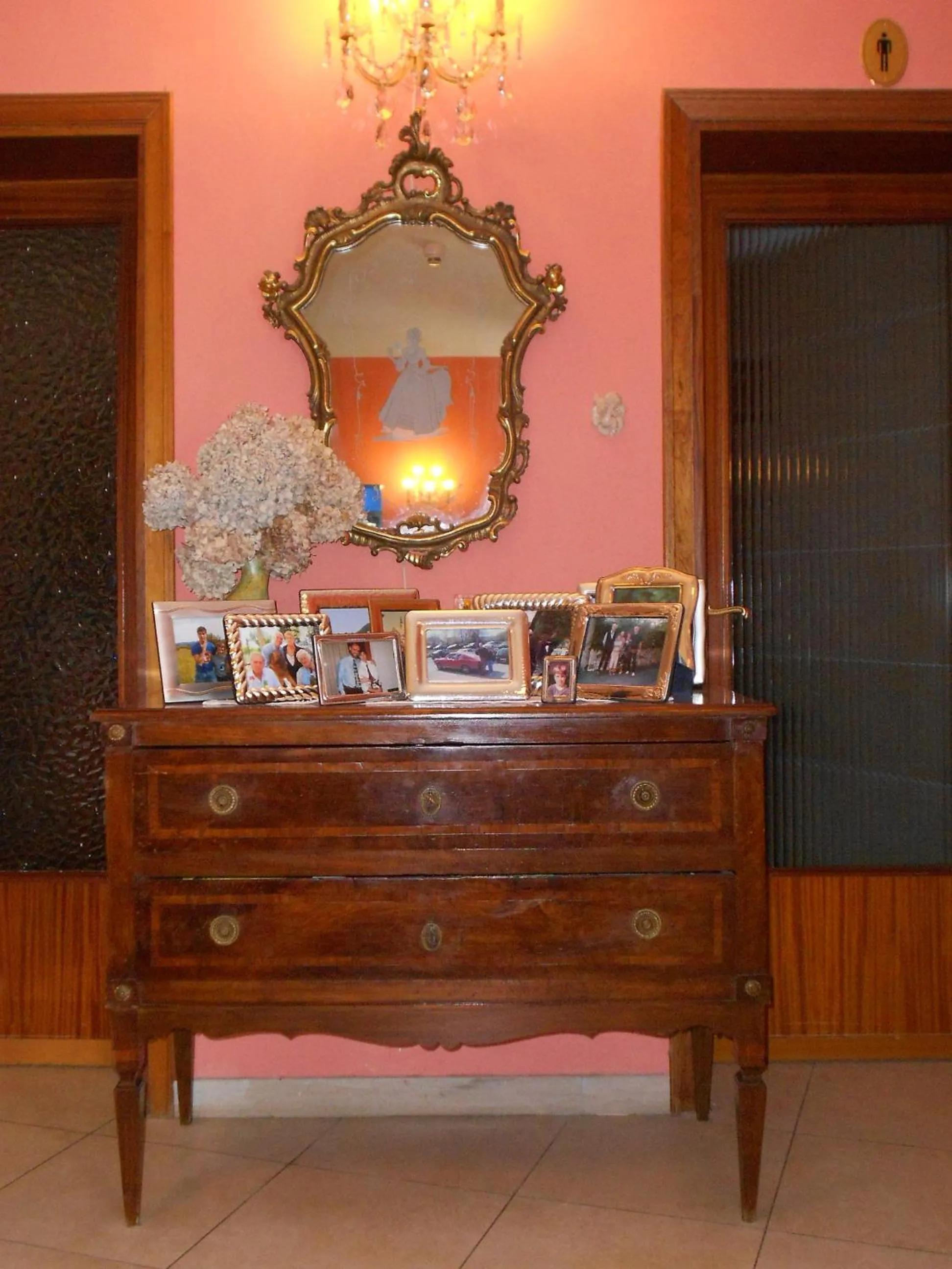 Decorative detail in Hotel Rosati