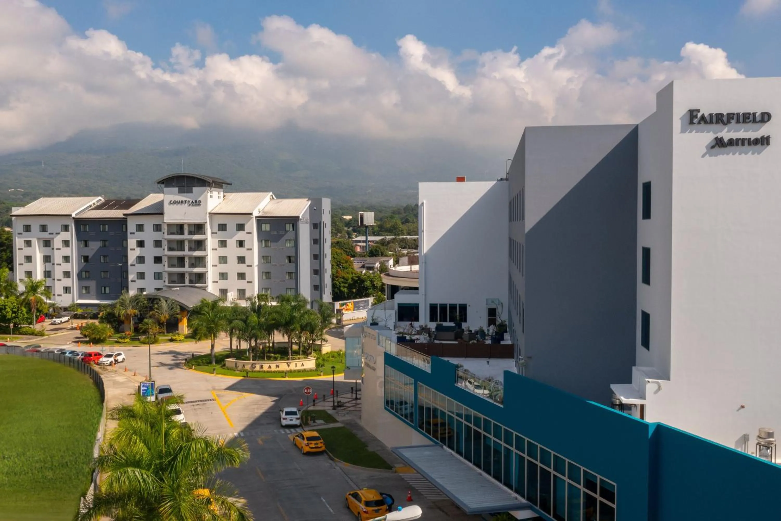 Property building in Fairfield by Marriott San Salvador