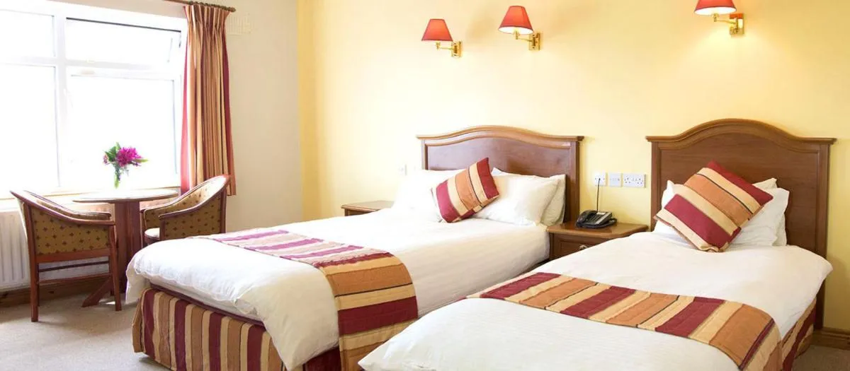 Photo of the whole room, Bed in Achill Cliff House Hotel & Restaurant