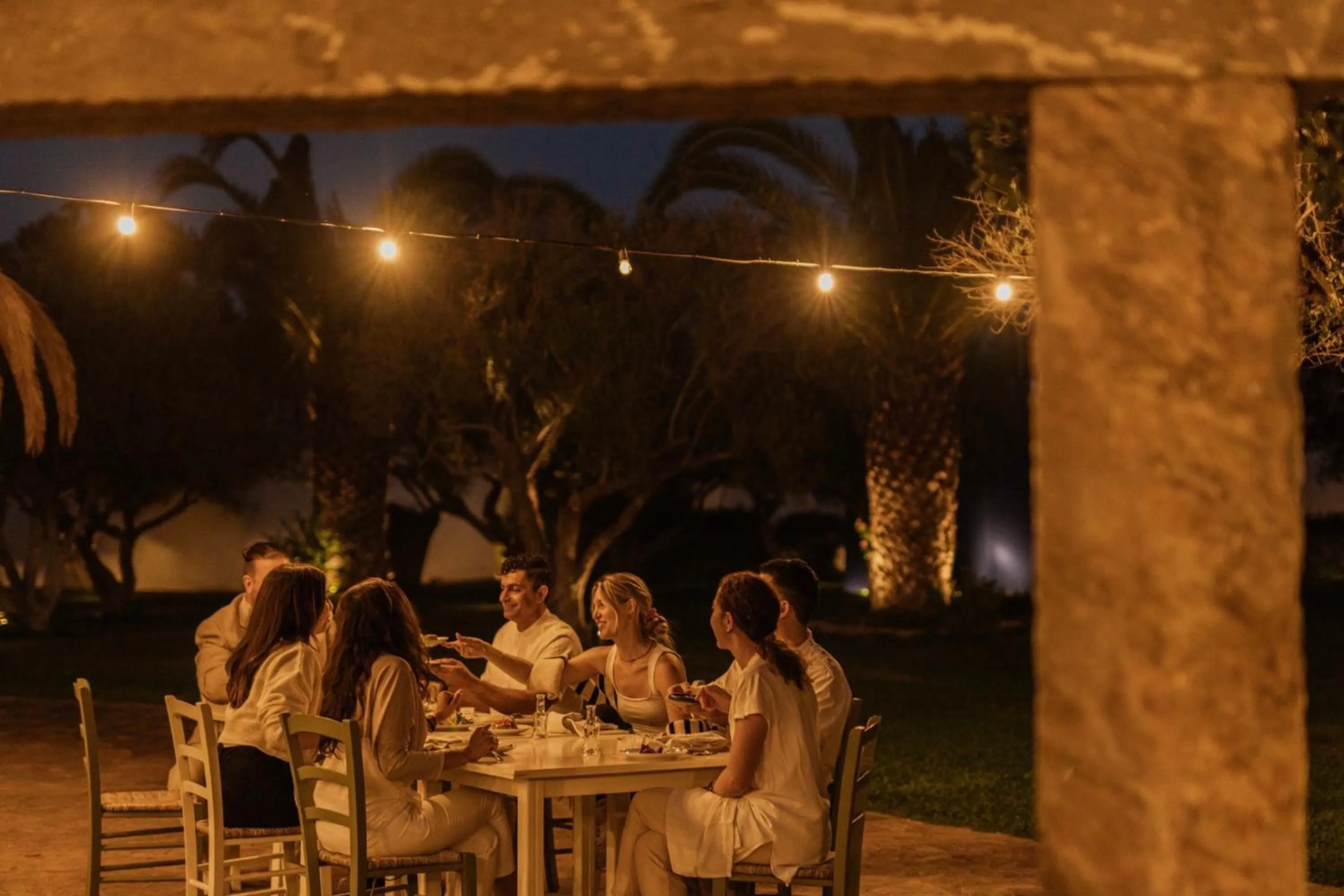 Restaurant/places to eat in Minos Beach Art Hotel, a Member of Design Hotels
