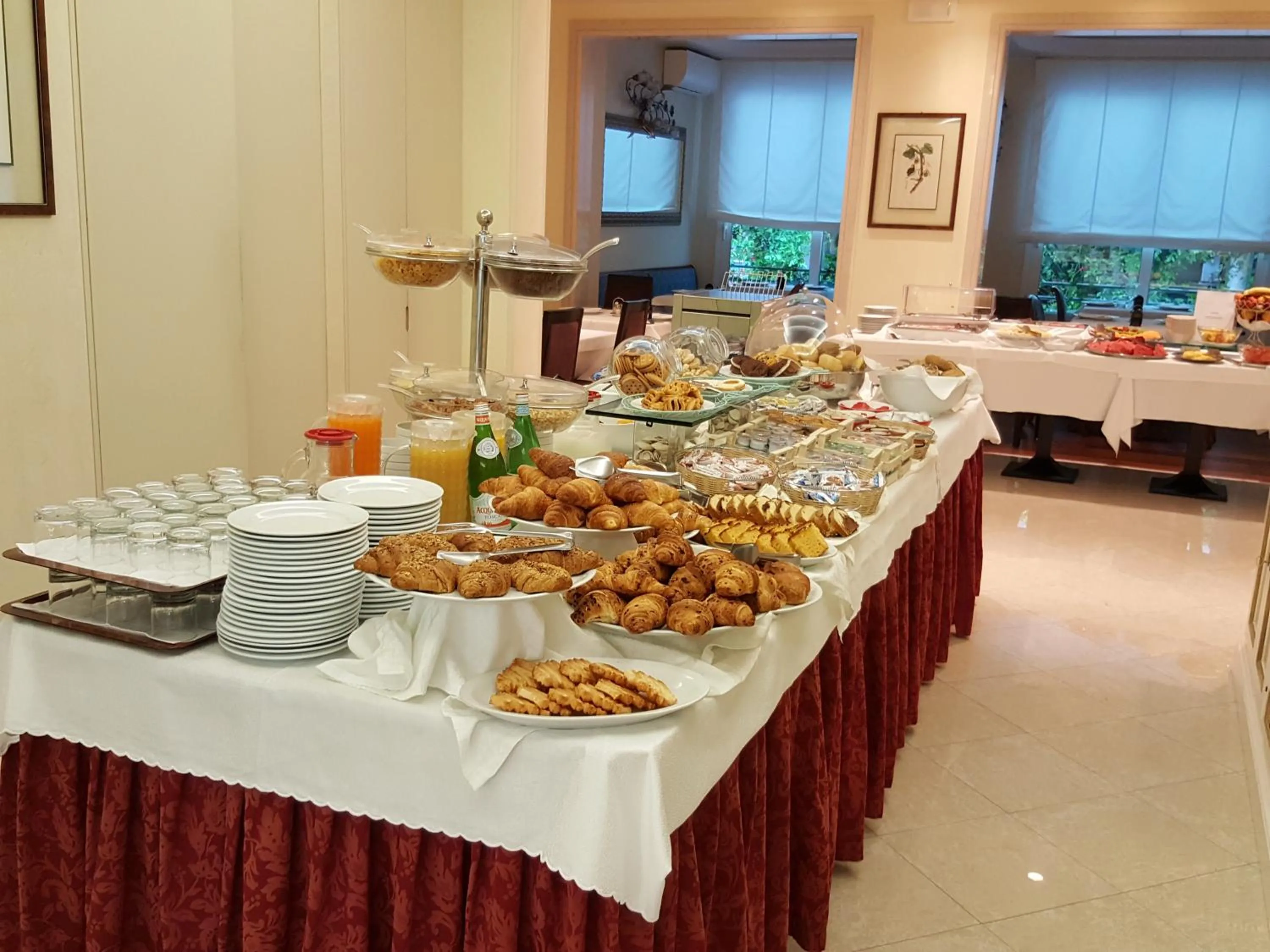 Breakfast in Hotel Helios