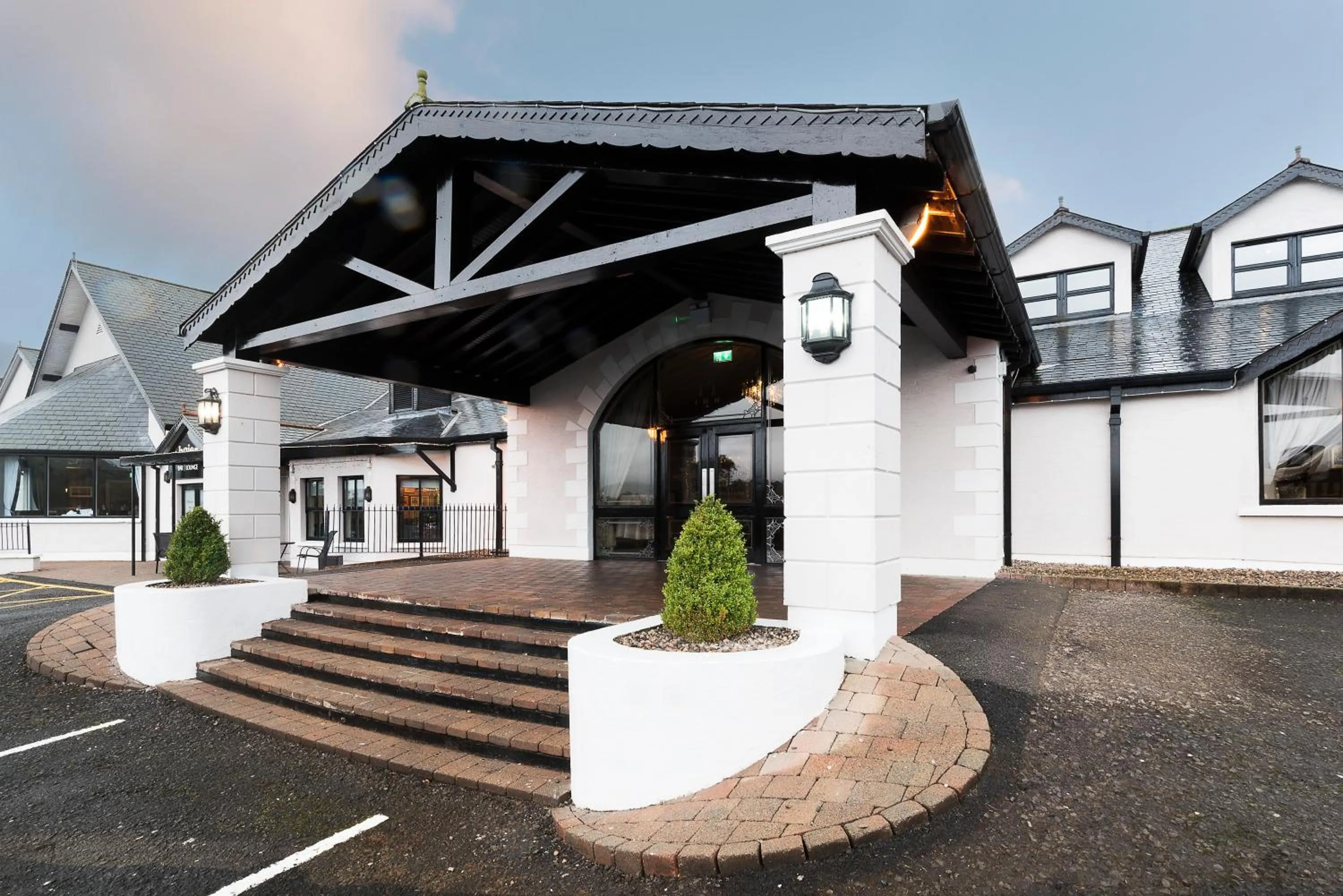 Mellon Country Inn Hotel