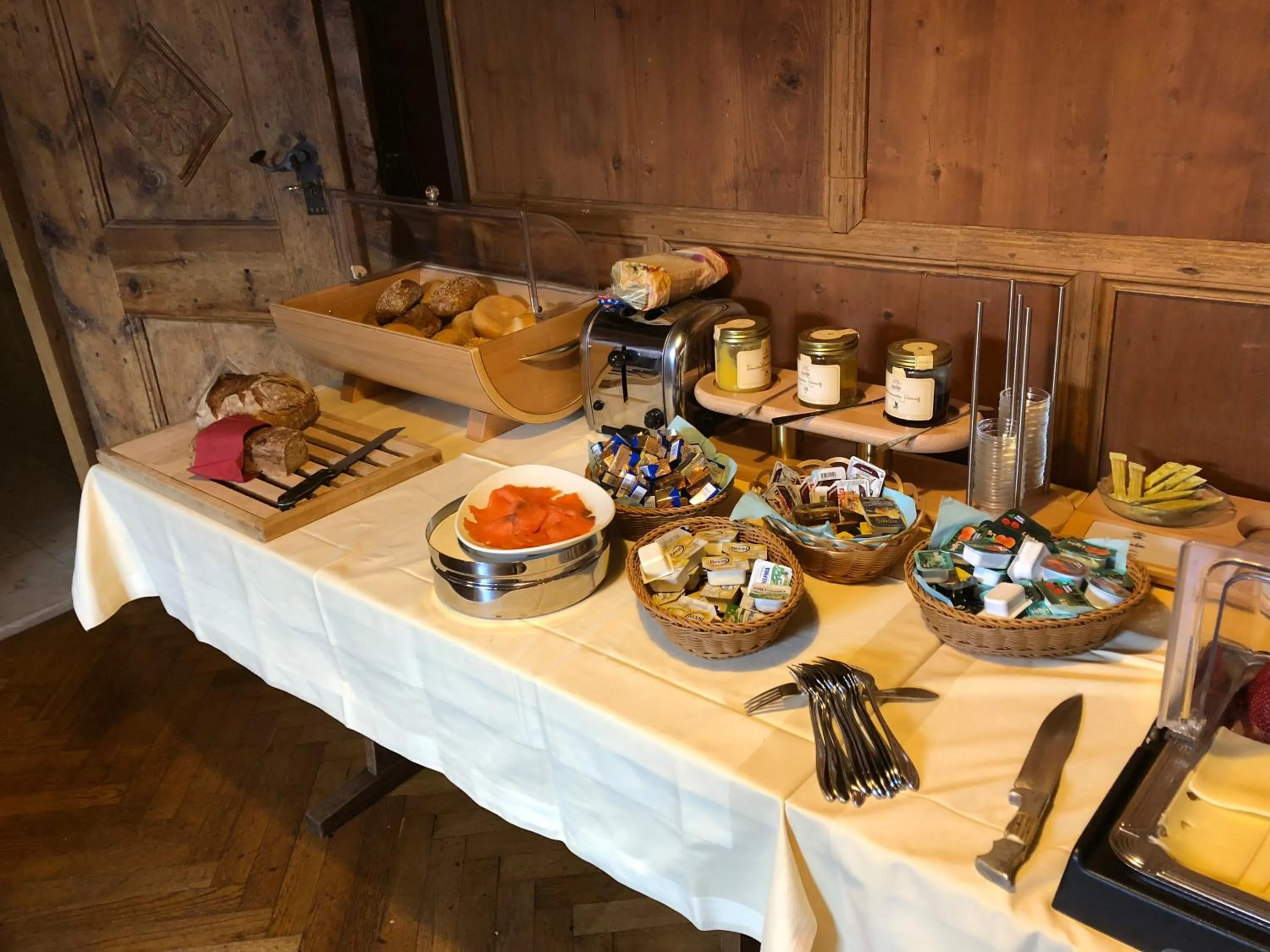 Buffet breakfast in Schmied von Kochel