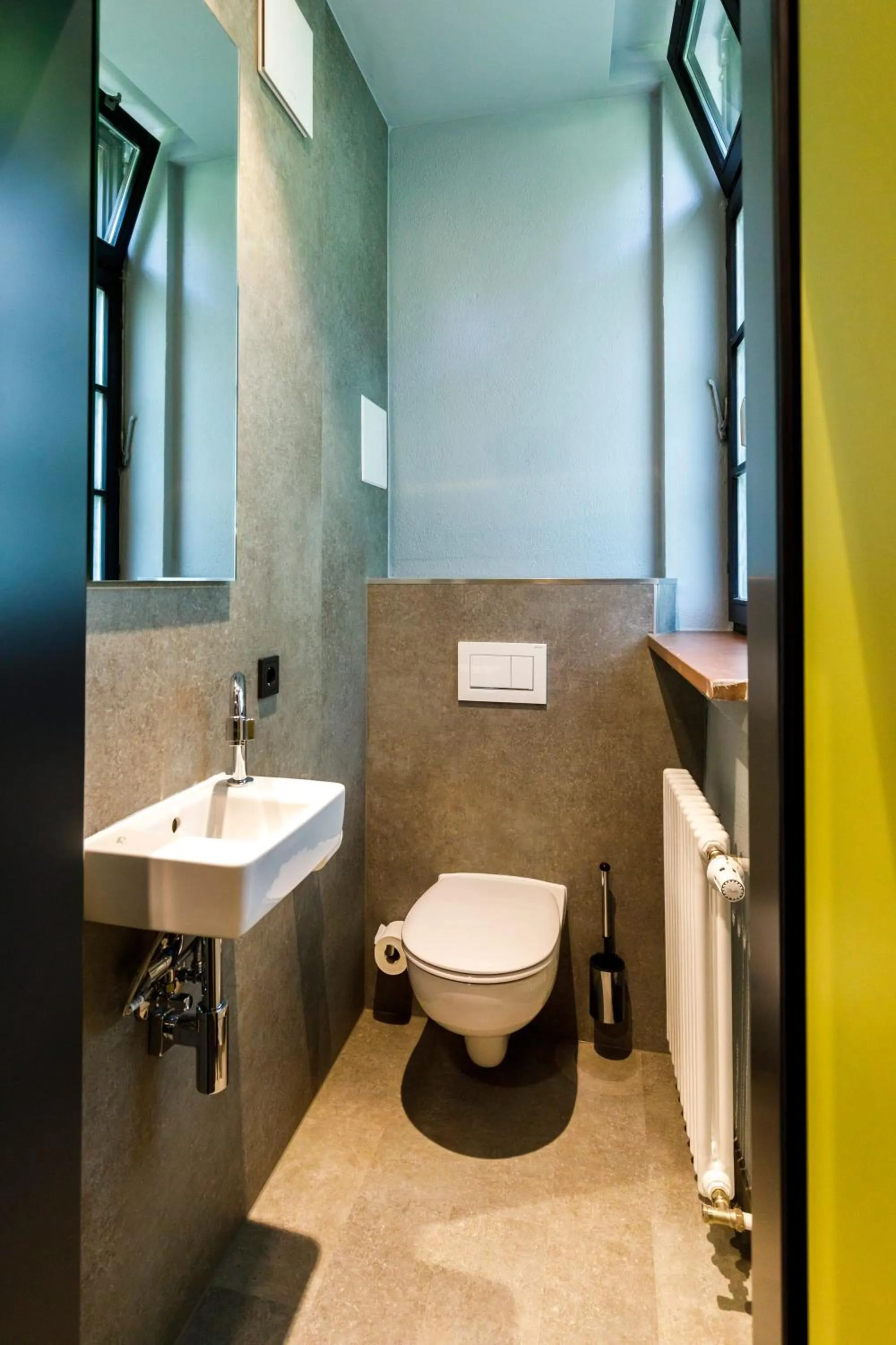 Bathroom in Youth Hostel Würzburg