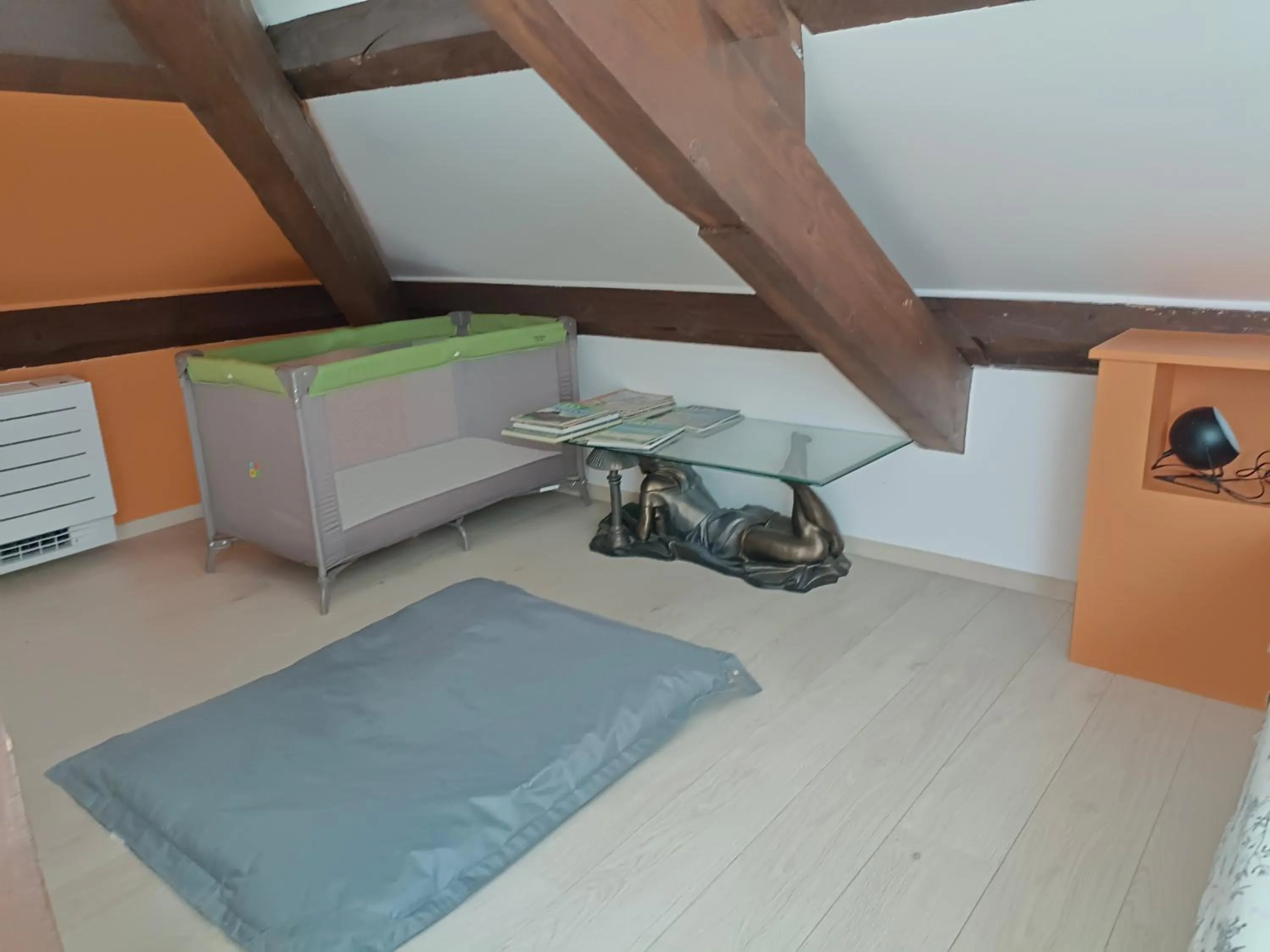 cot in Au Clos Beausejour