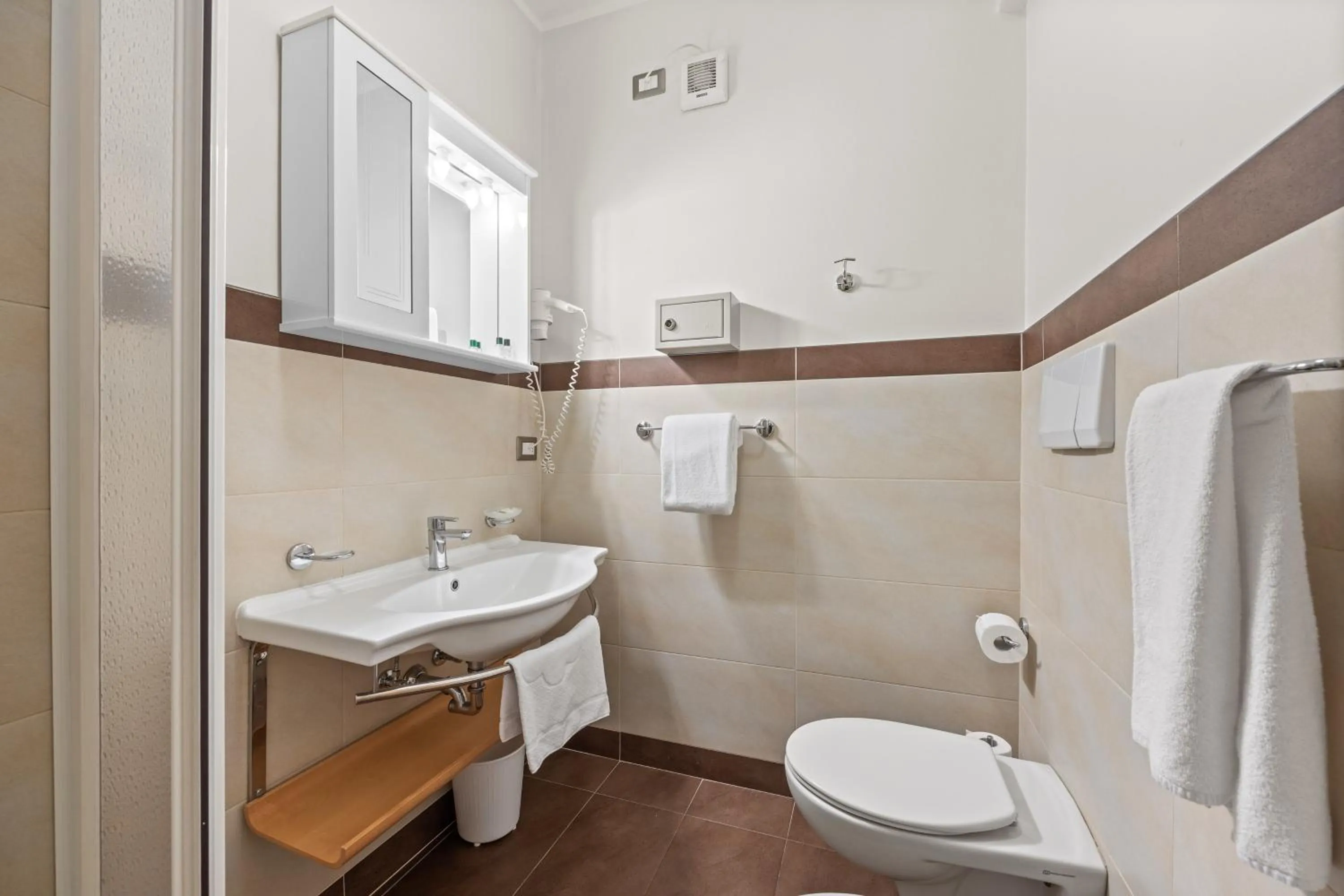 Shower in Residence Lagorai