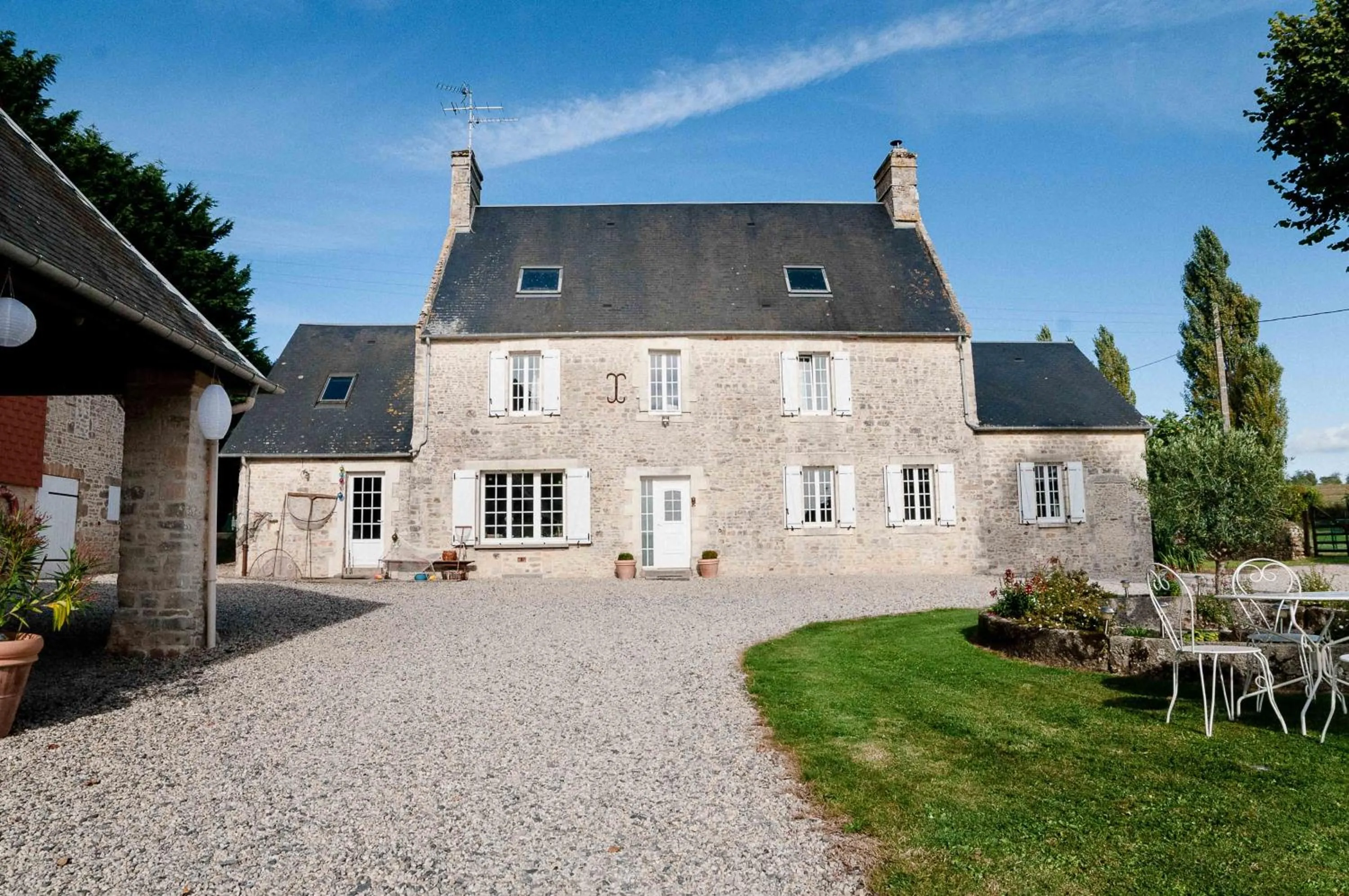 Property building in La Ferme d'Ervee de Saint-Roch