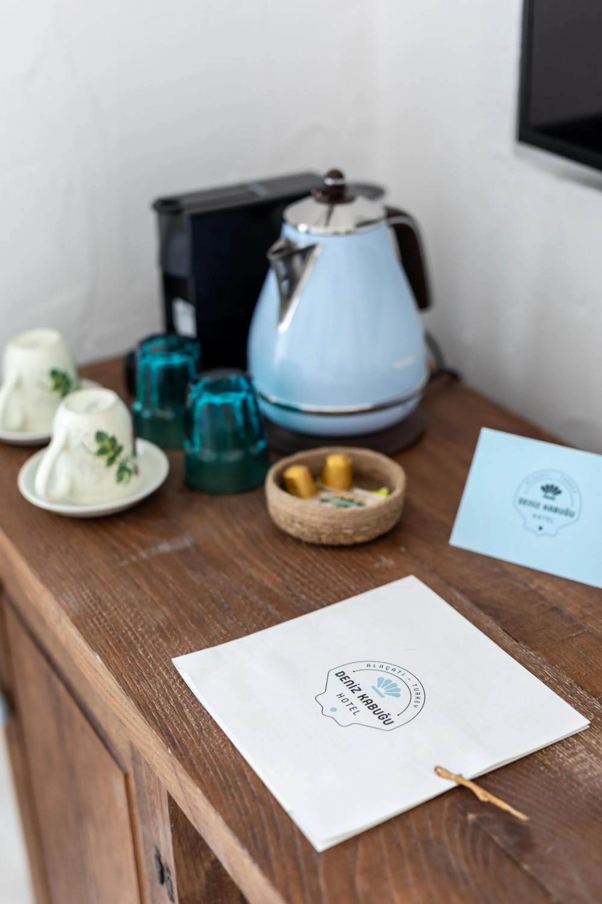 Coffee/tea facilities in Deniz Kabugu Hotel
