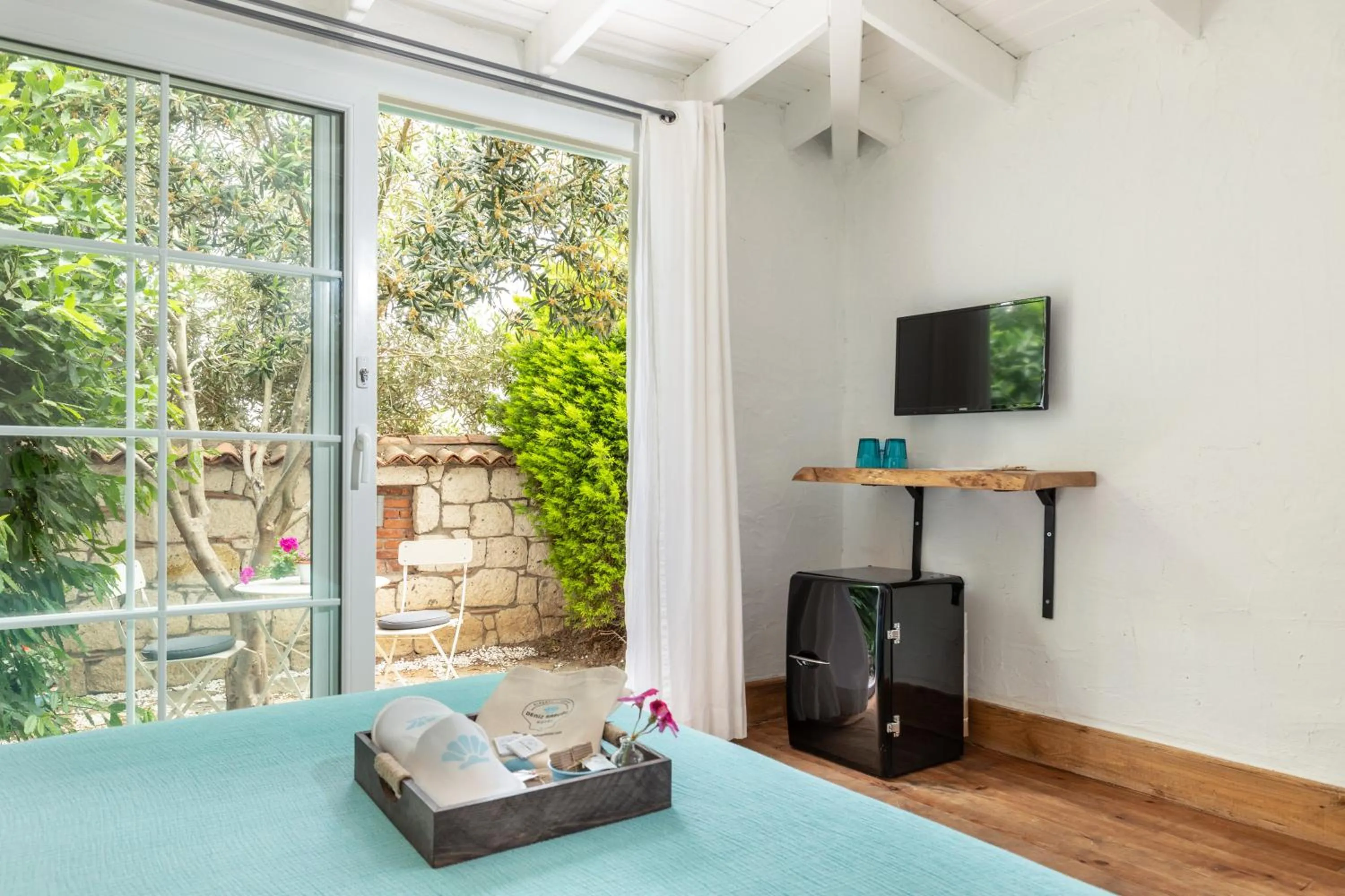 Bedroom in Deniz Kabugu Hotel