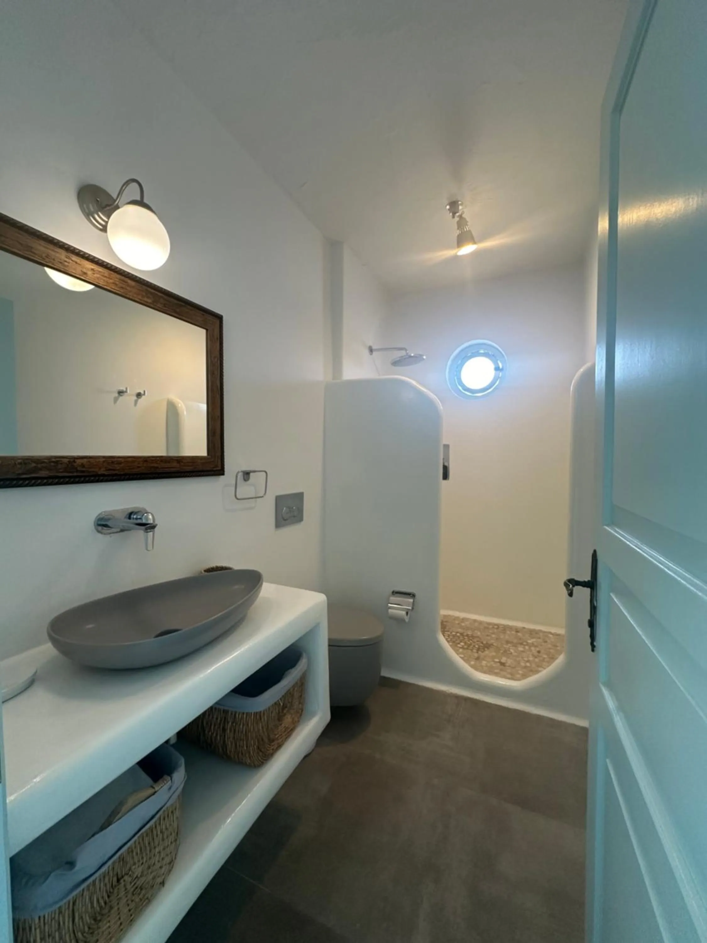 Bathroom in Deniz Kabugu Hotel