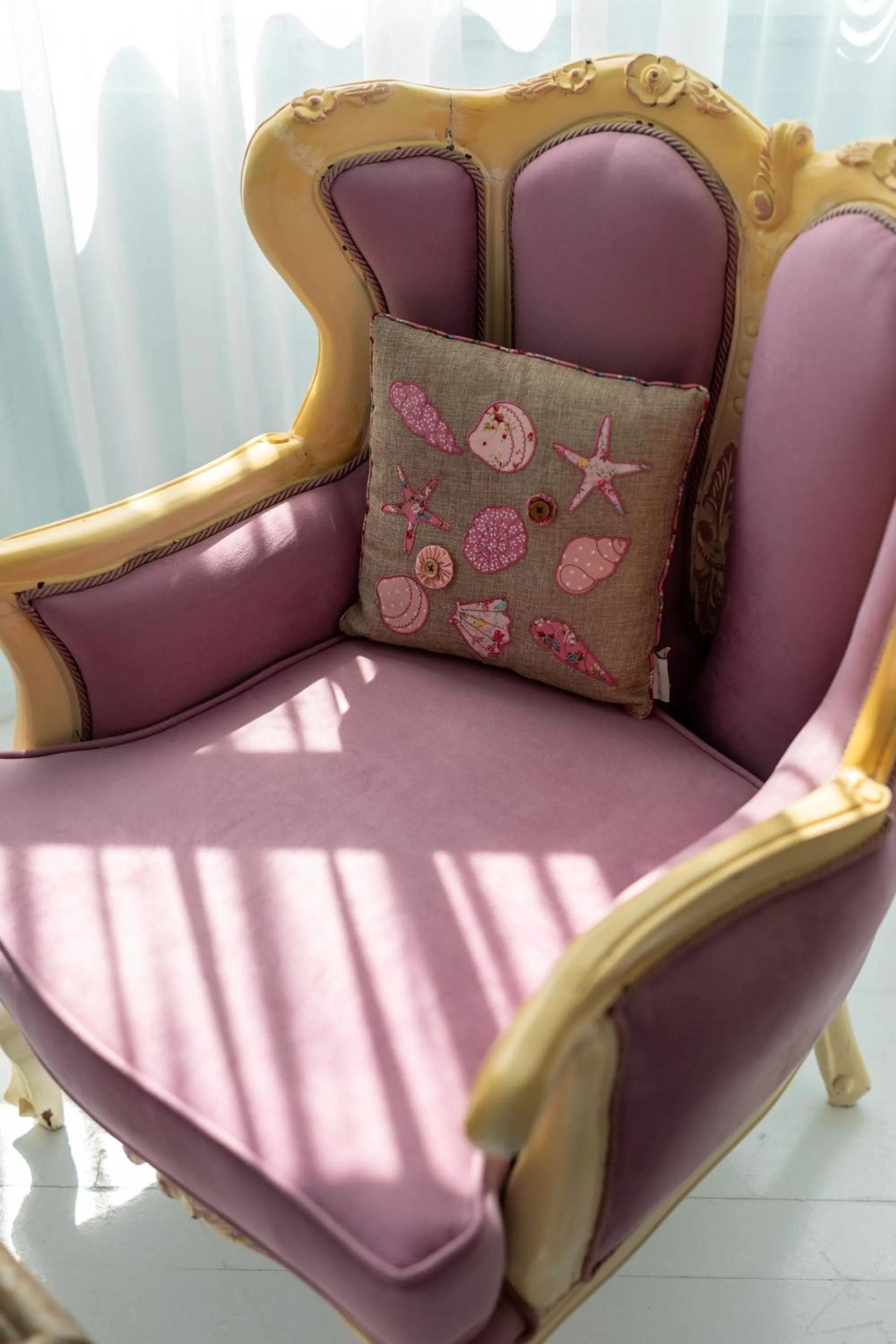 Seating area in Deniz Kabugu Hotel