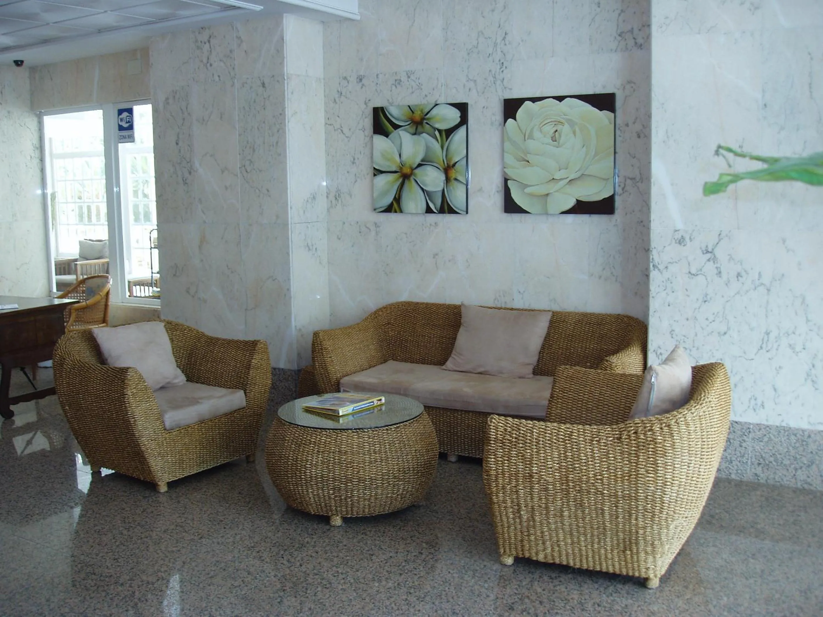Lobby or reception in Apartamentos Maria Victoria