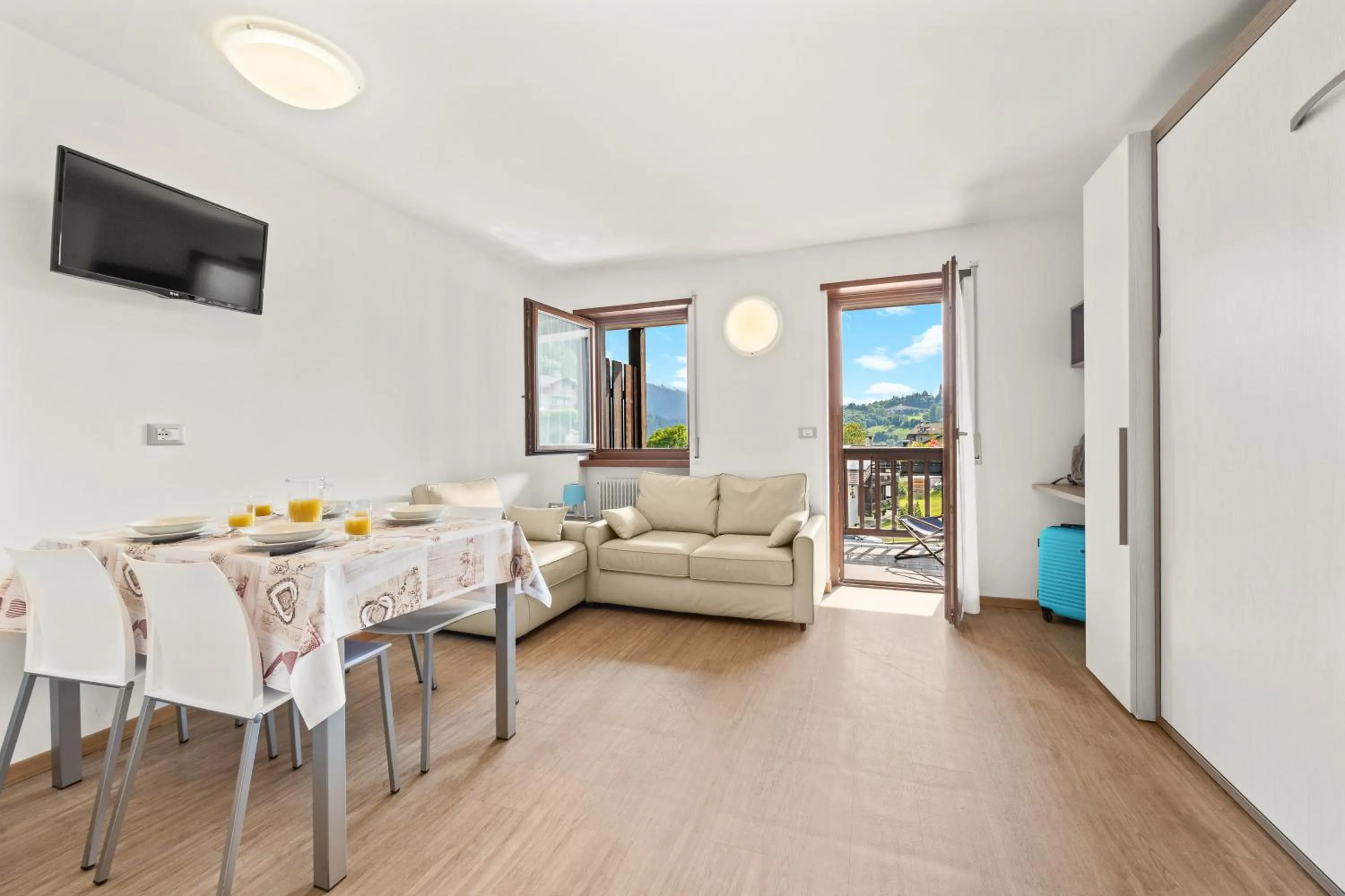 TV and multimedia in Aparthotel Des Alpes