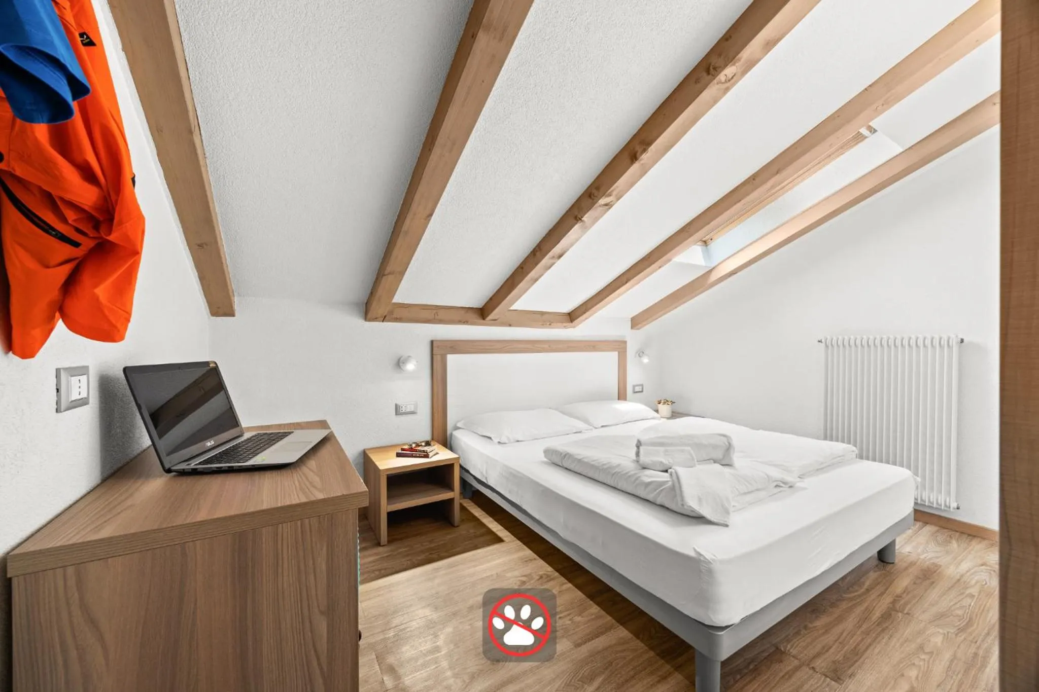 Bed in Aparthotel Des Alpes