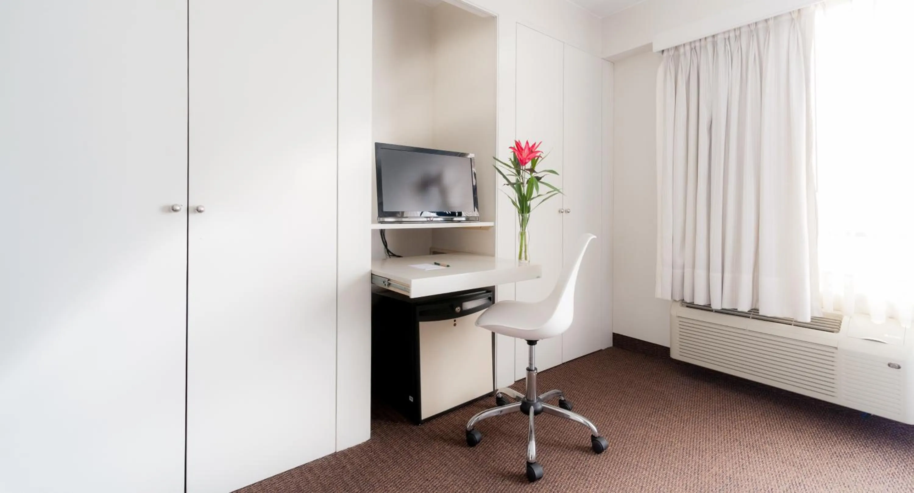 Roosevelt Hotel & Suites