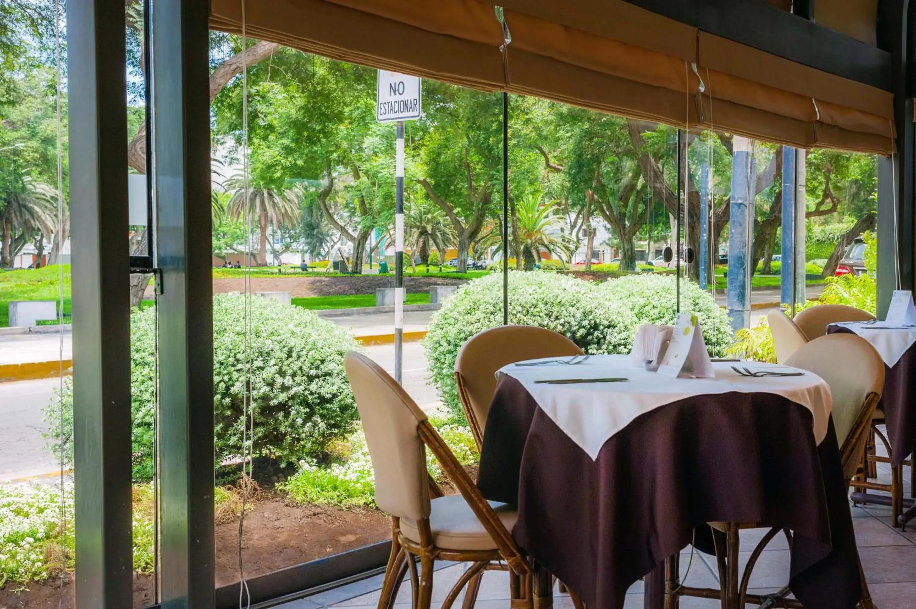 Restaurant/places to eat in Roosevelt Hotel & Suites Restaurant/places to eat in Roosevelt Hotel & Suites