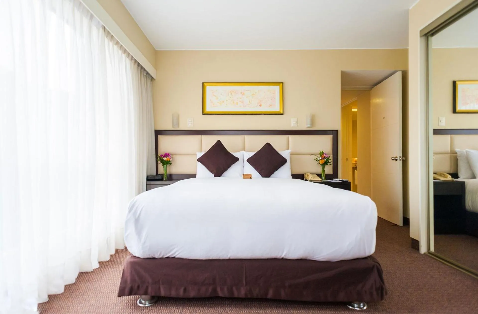 Bed in Roosevelt Hotel & Suites