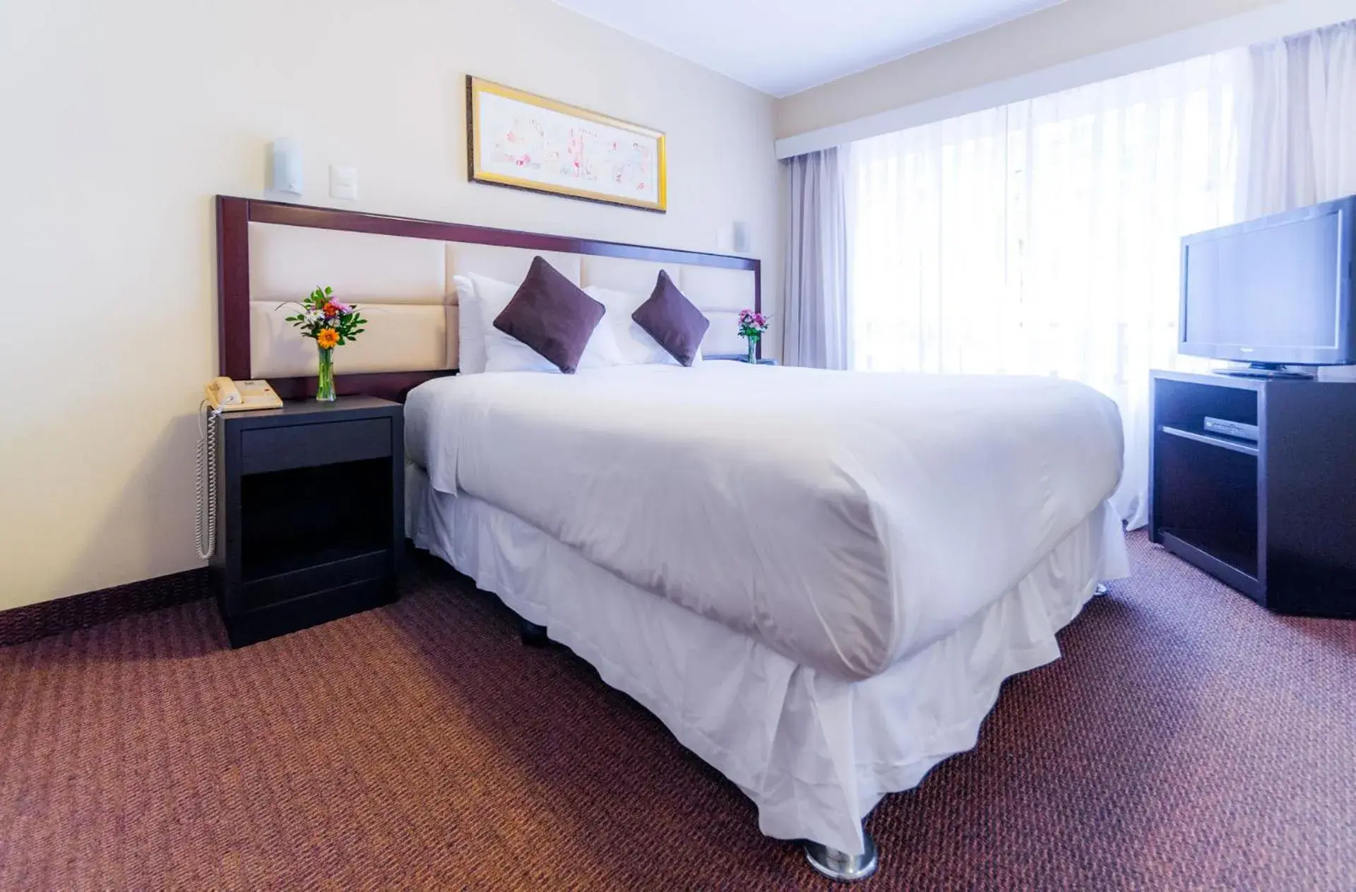 Bed in Roosevelt Hotel & Suites Bed in Roosevelt Hotel & Suites