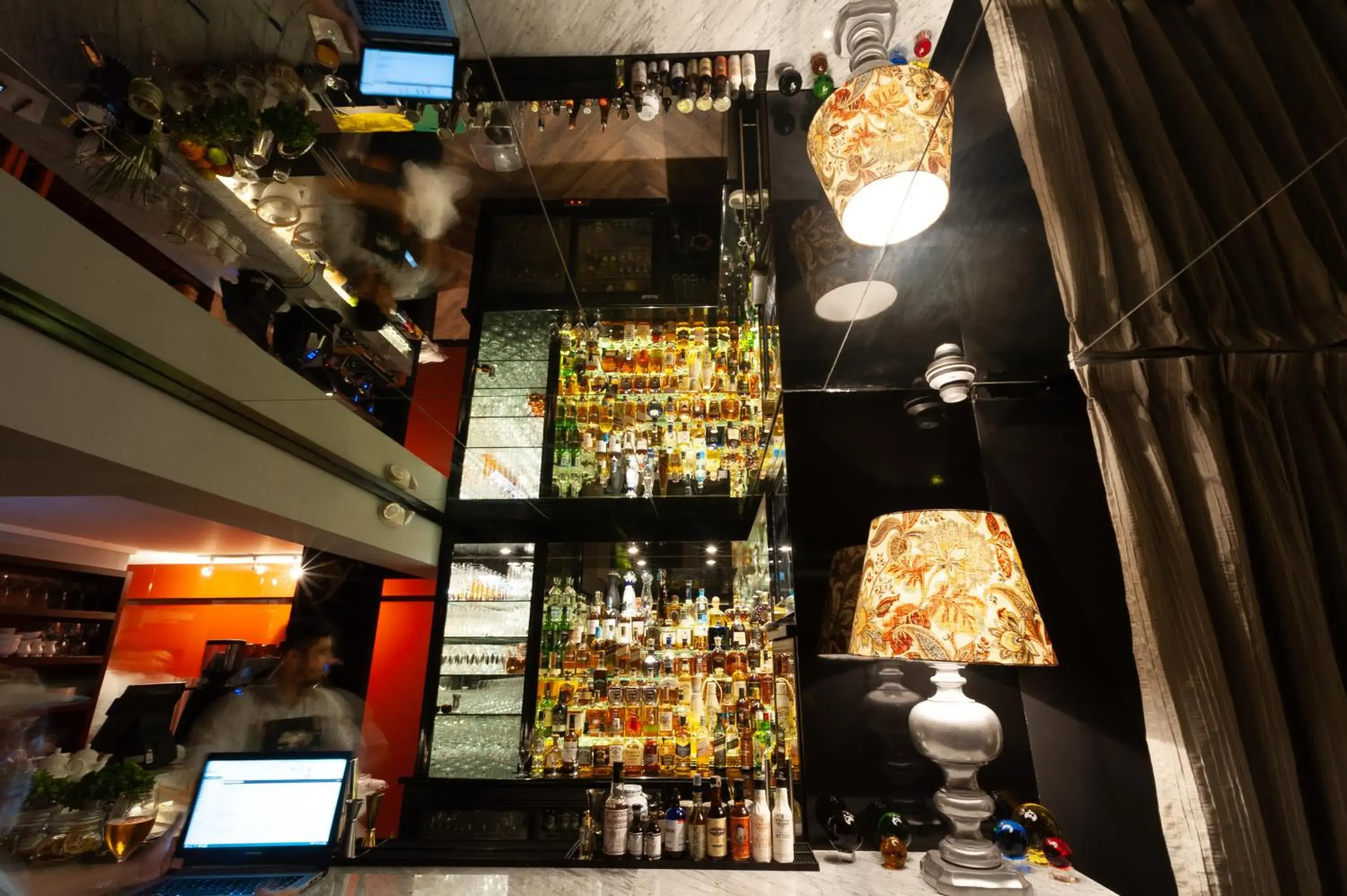 Restaurant/places to eat in Roosevelt Hotel & Suites Restaurant/places to eat in Roosevelt Hotel & Suites