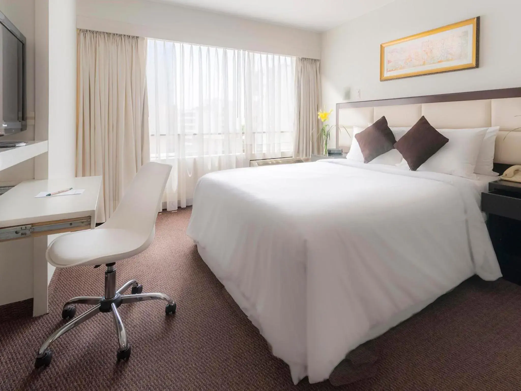 Bed in Roosevelt Hotel & Suites Bed in Roosevelt Hotel & Suites