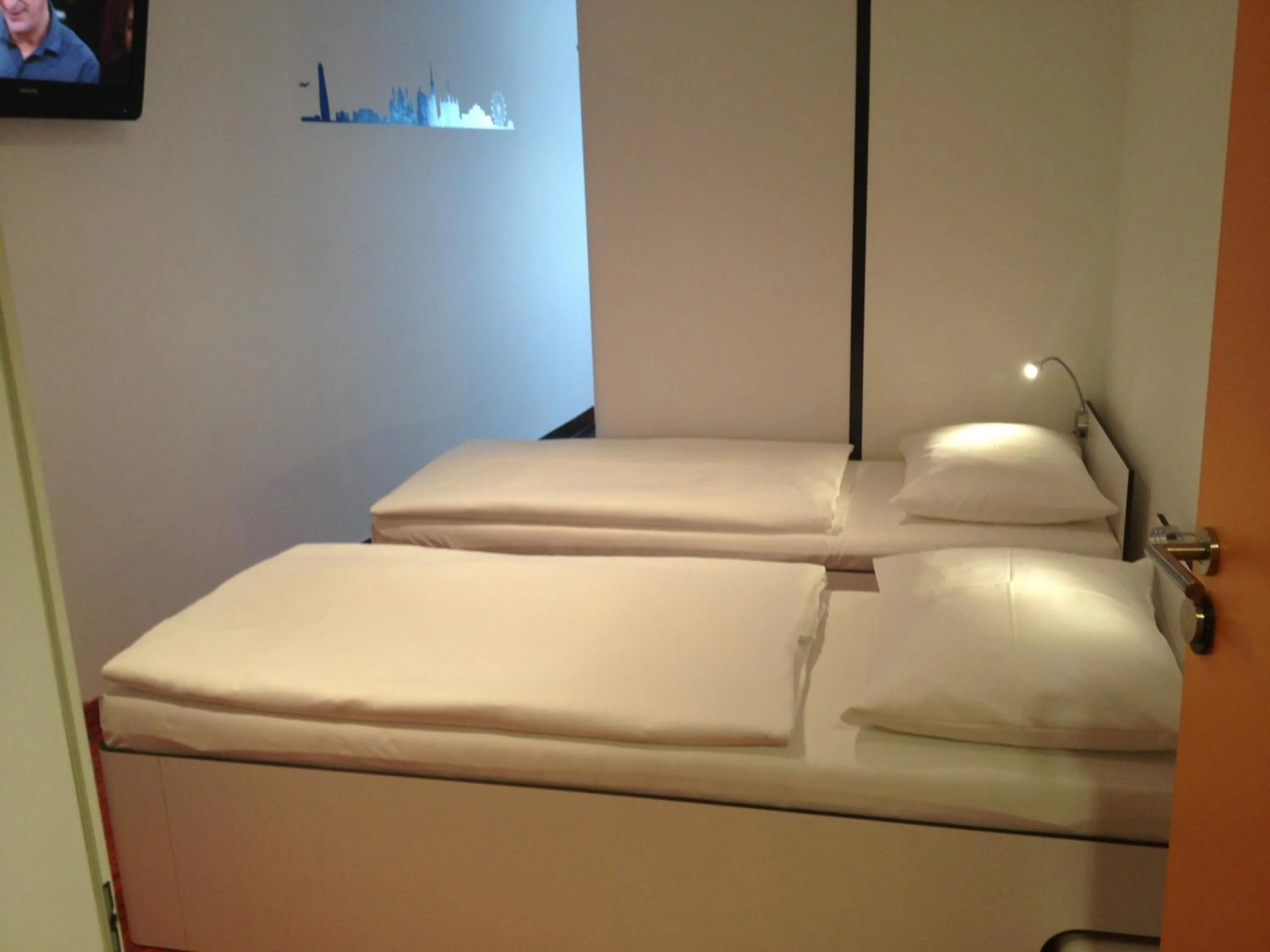 Bed in HB1 Budget Hotel - contactless check in